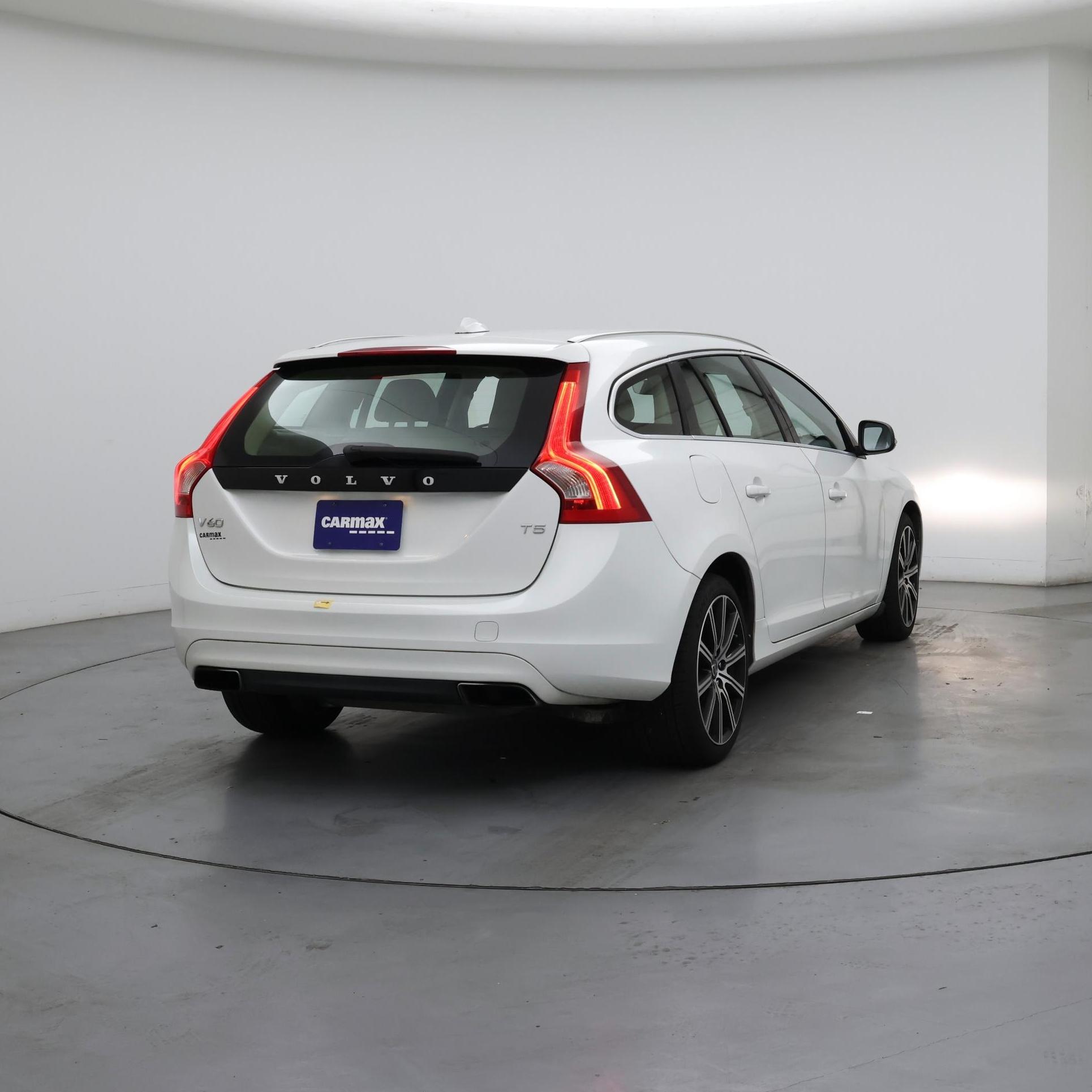 Thumbnail: 2015 Volvo V60 - 8
