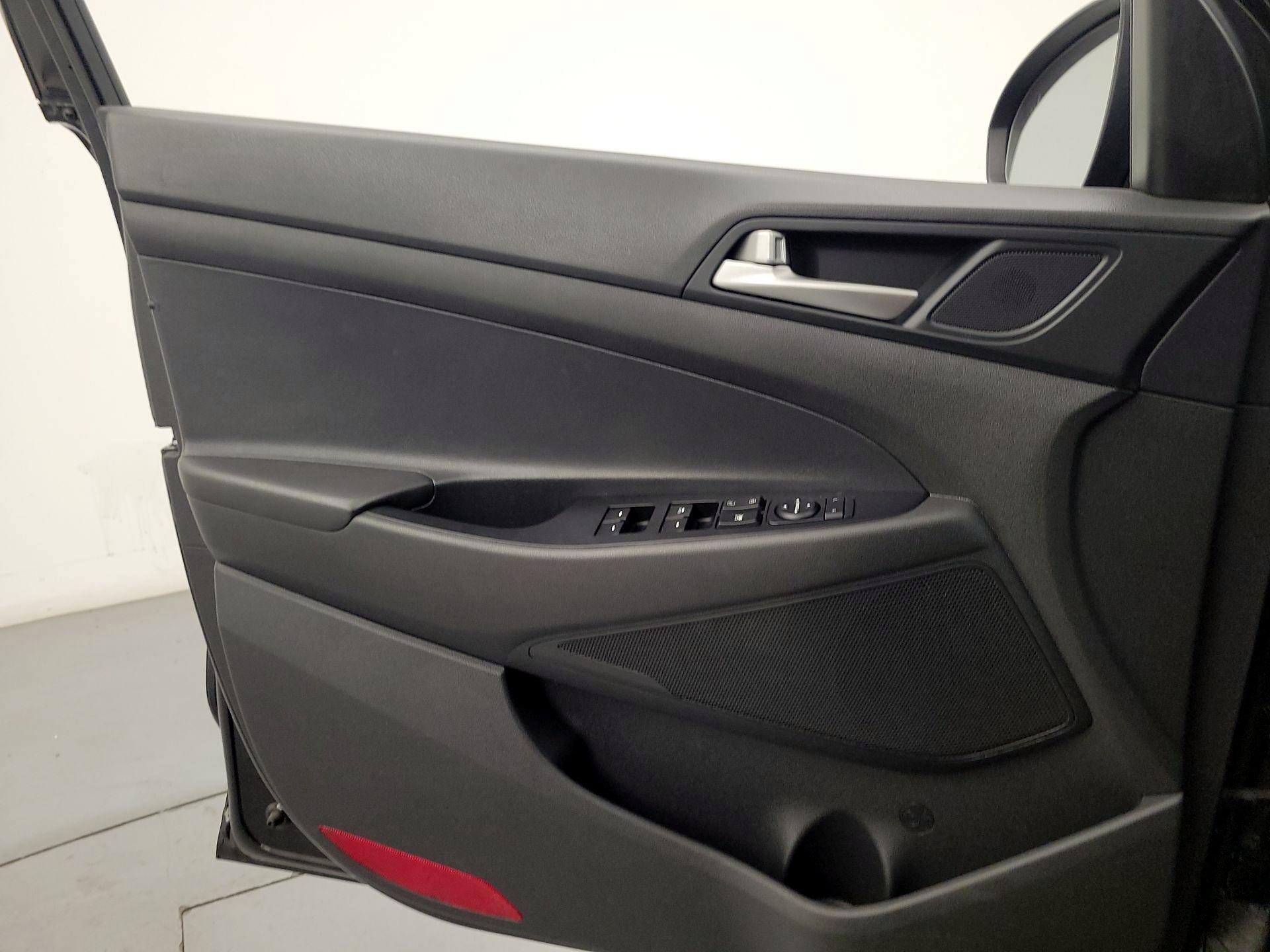 Thumbnail: 2020 Hyundai Tucson - 12
