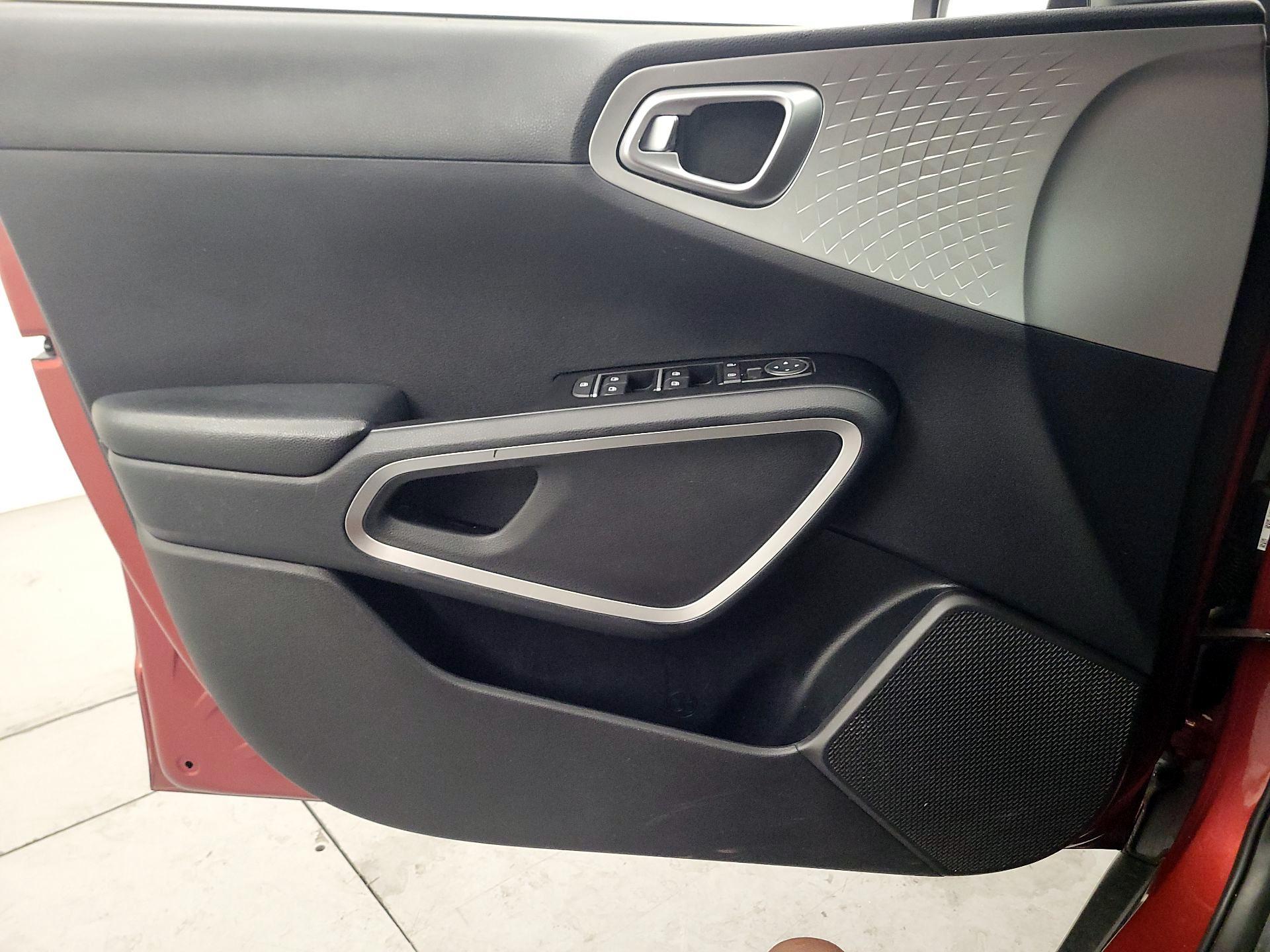 Thumbnail: 2020 Kia Soul - 12