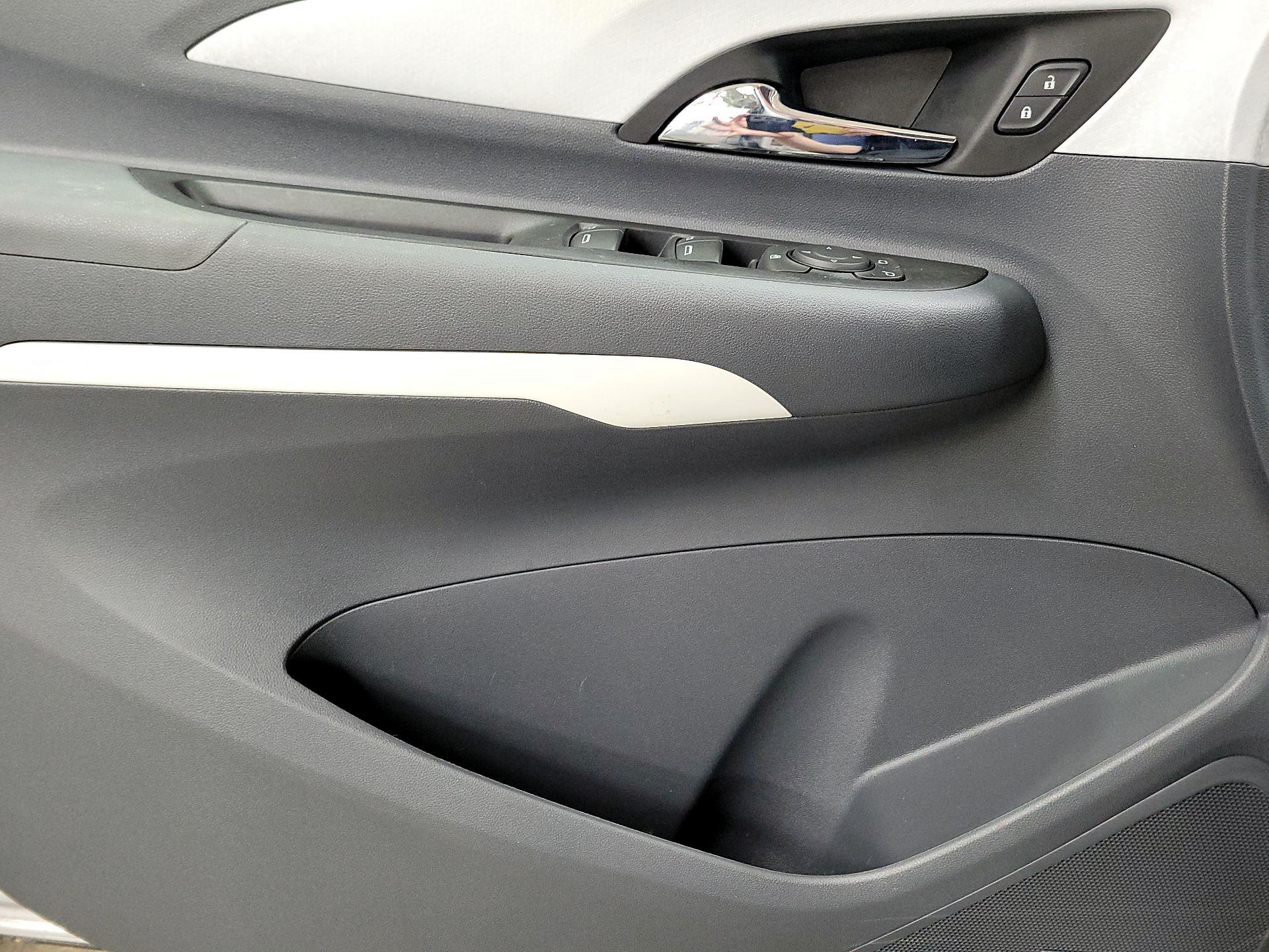 Thumbnail: 2020 Chevrolet Bolt EV - 12