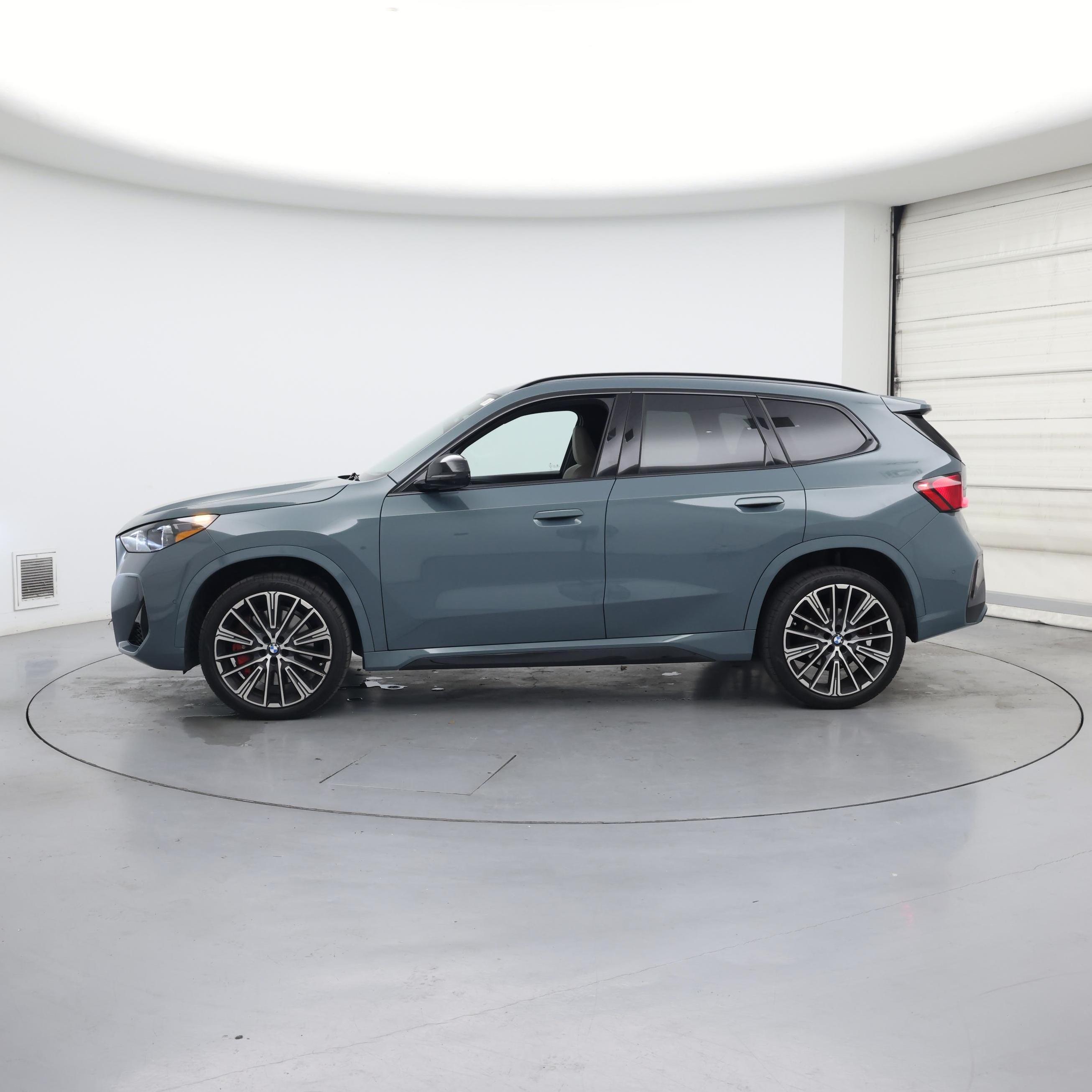 Thumbnail: 2024 BMW X1 - 3