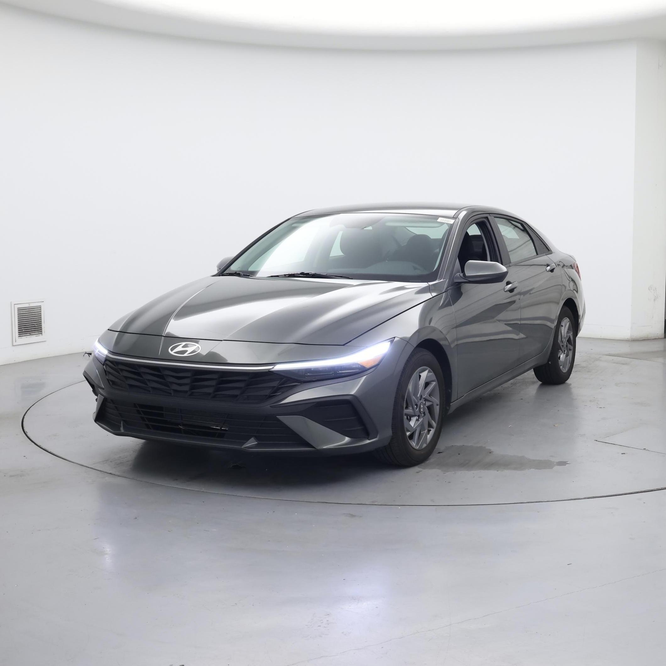 Thumbnail: 2024 Hyundai Elantra - 4