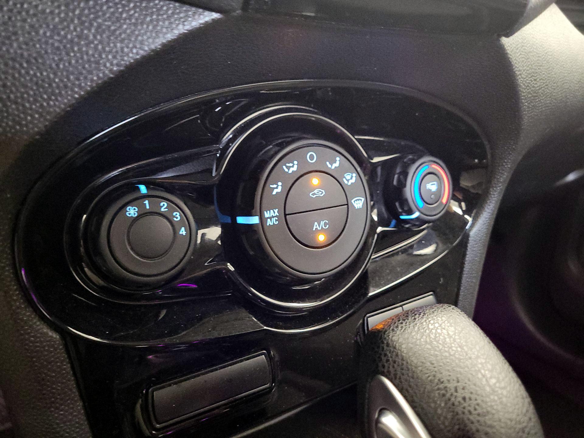 Thumbnail: 2019 Ford Fiesta - 16