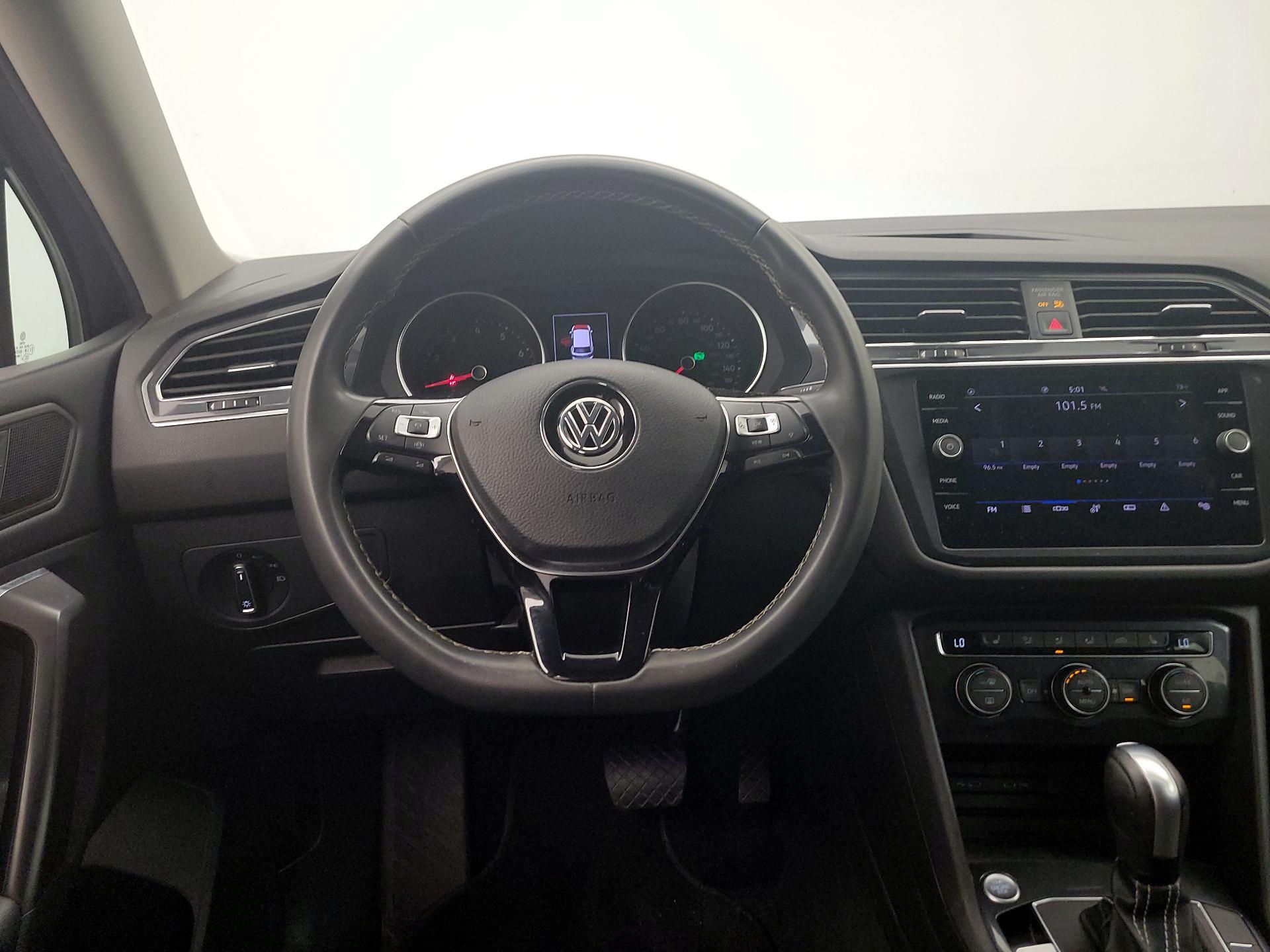 Thumbnail: 2021 Volkswagen Tiguan - 10