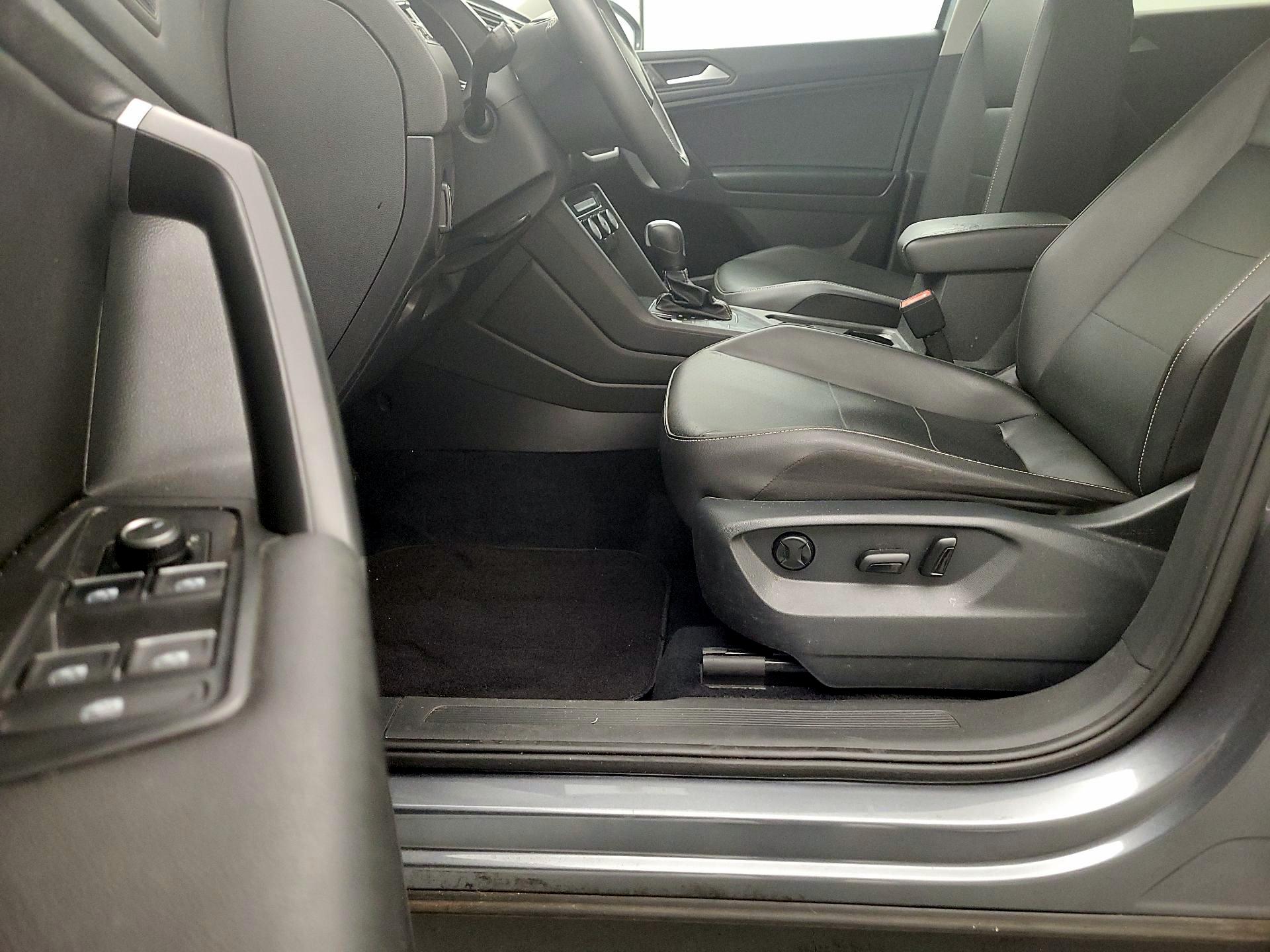 Thumbnail: 2021 Volkswagen Tiguan - 11