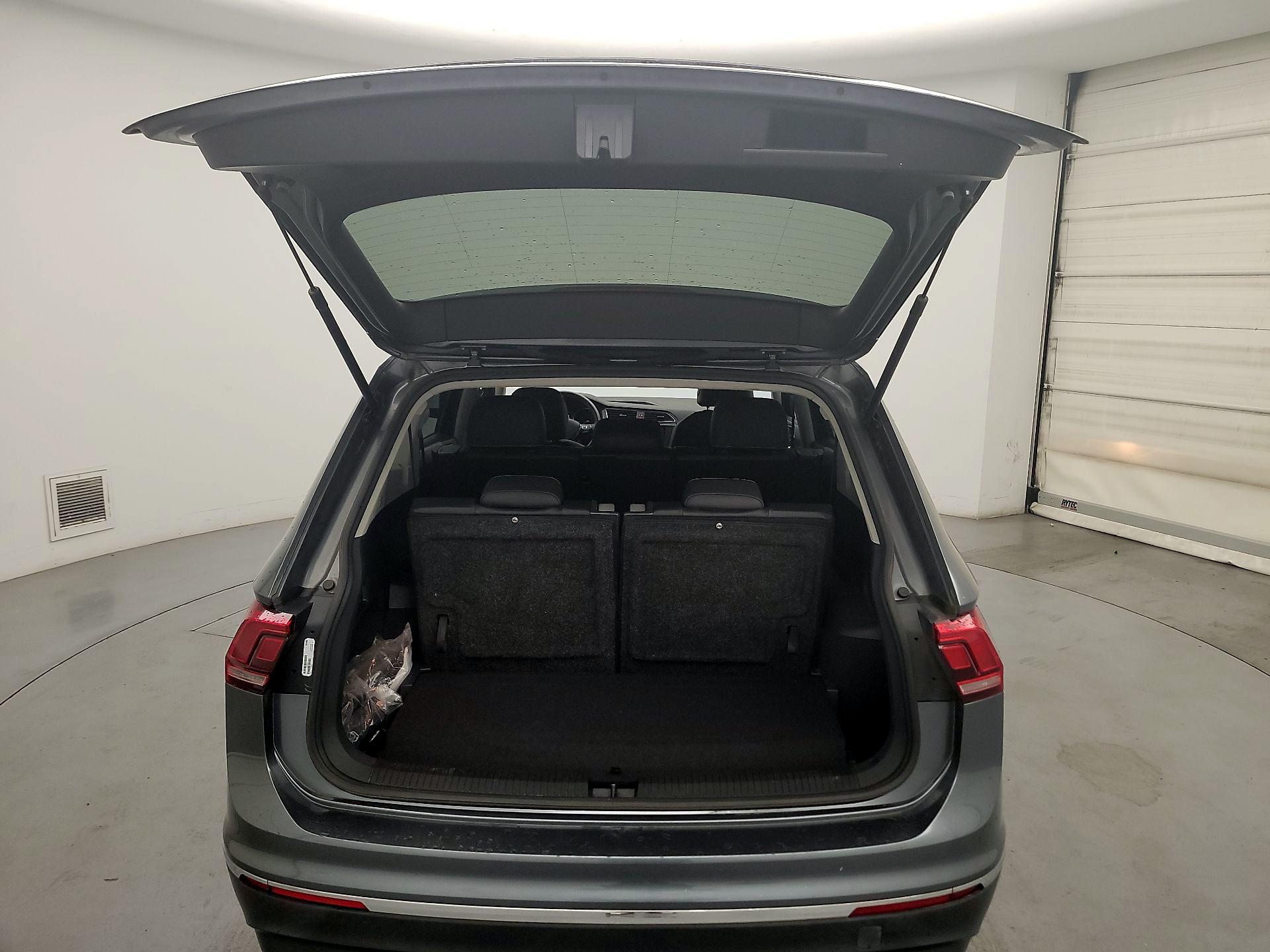 Thumbnail: 2021 Volkswagen Tiguan - 16