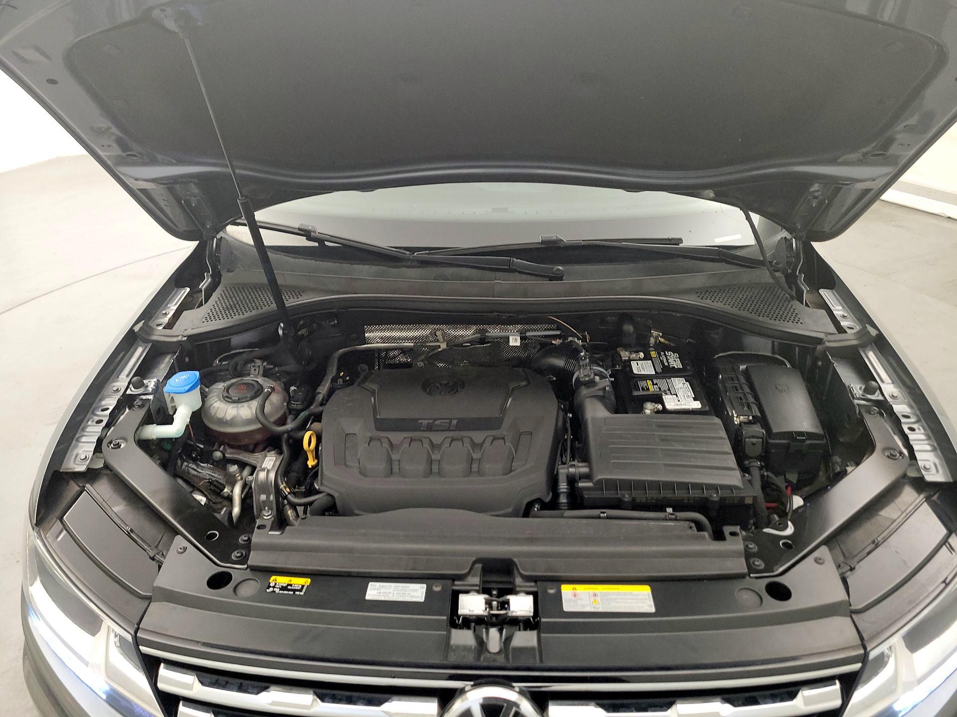 Thumbnail: 2021 Volkswagen Tiguan - 17