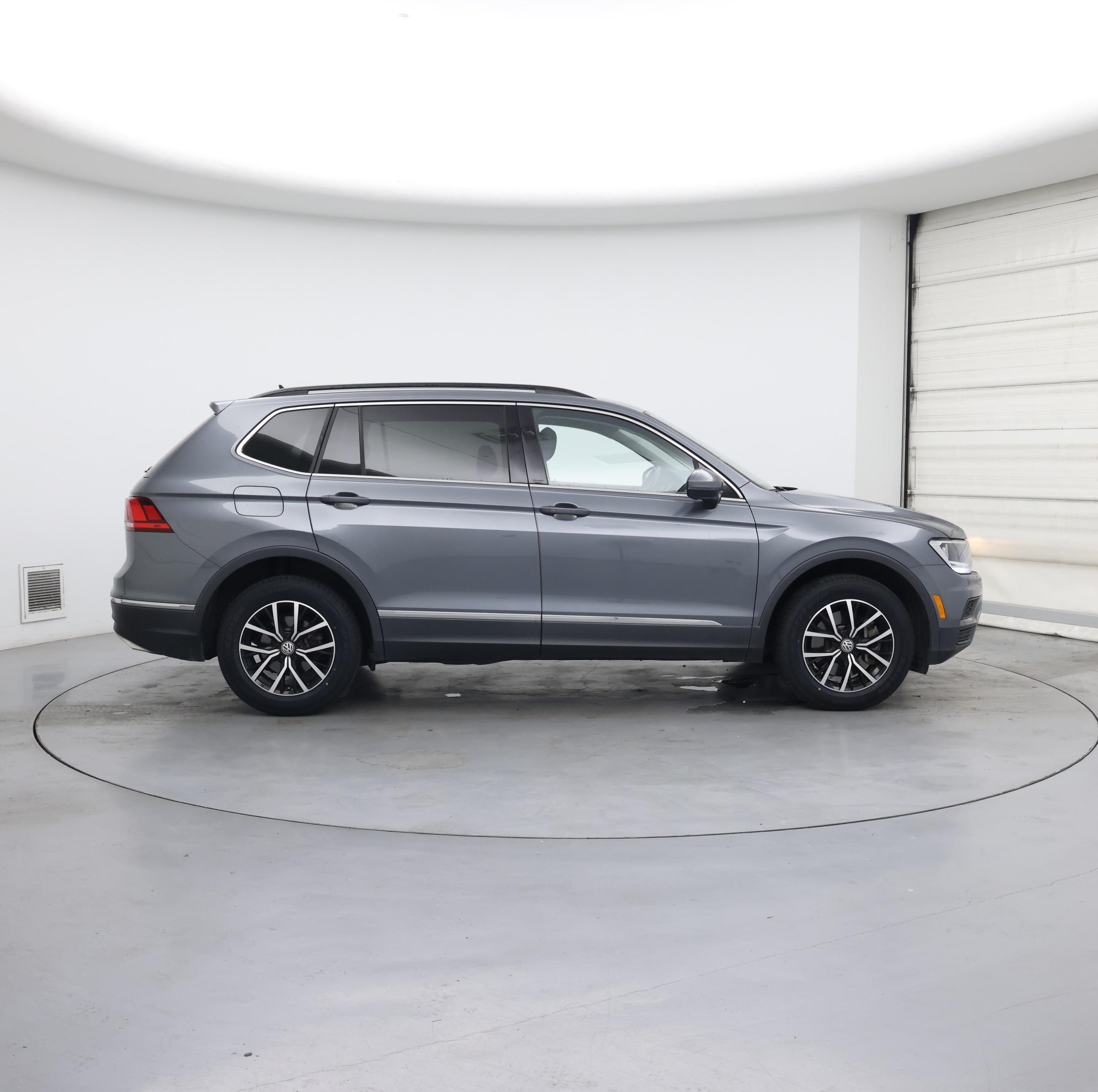 Thumbnail: 2021 Volkswagen Tiguan - 7