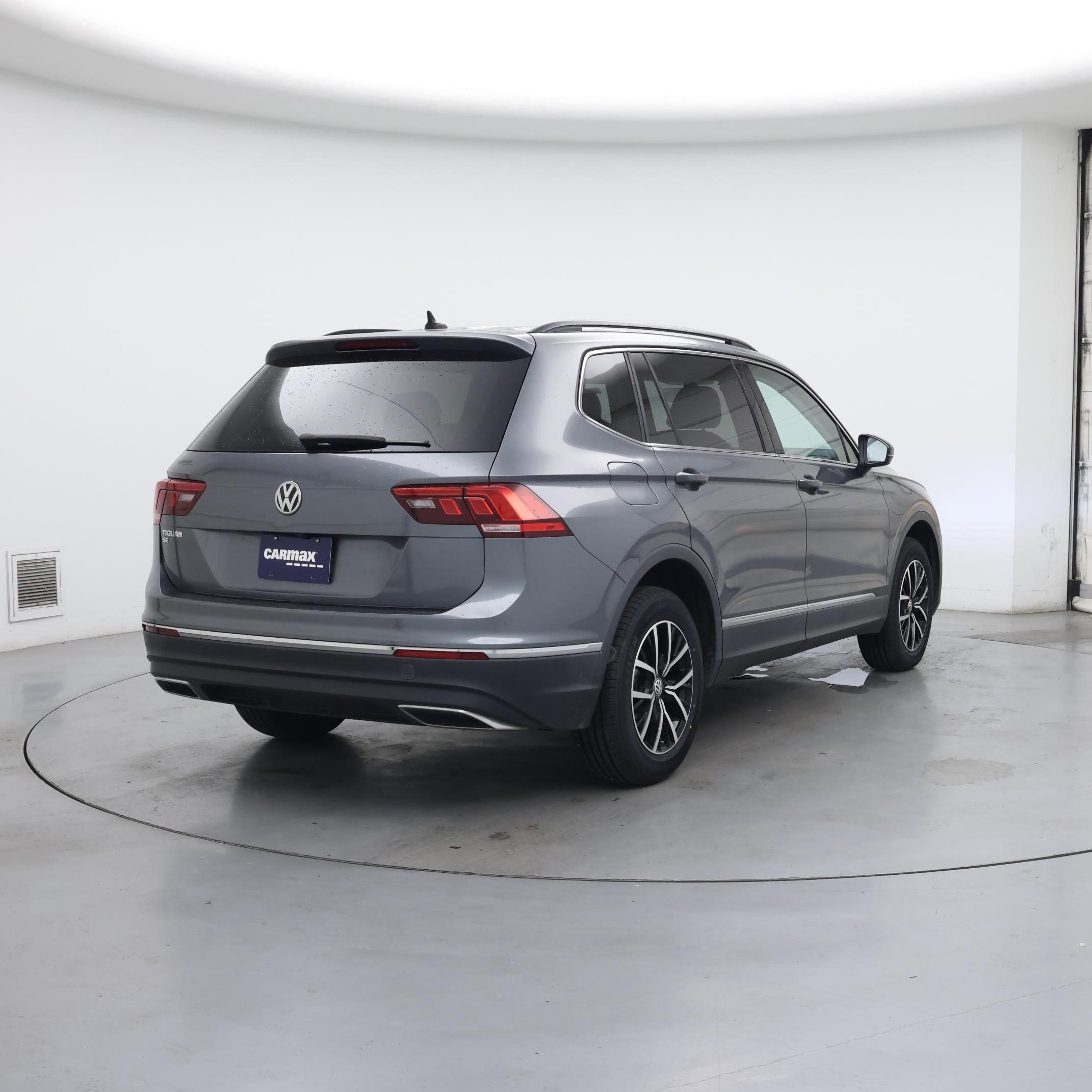 Thumbnail: 2021 Volkswagen Tiguan - 8