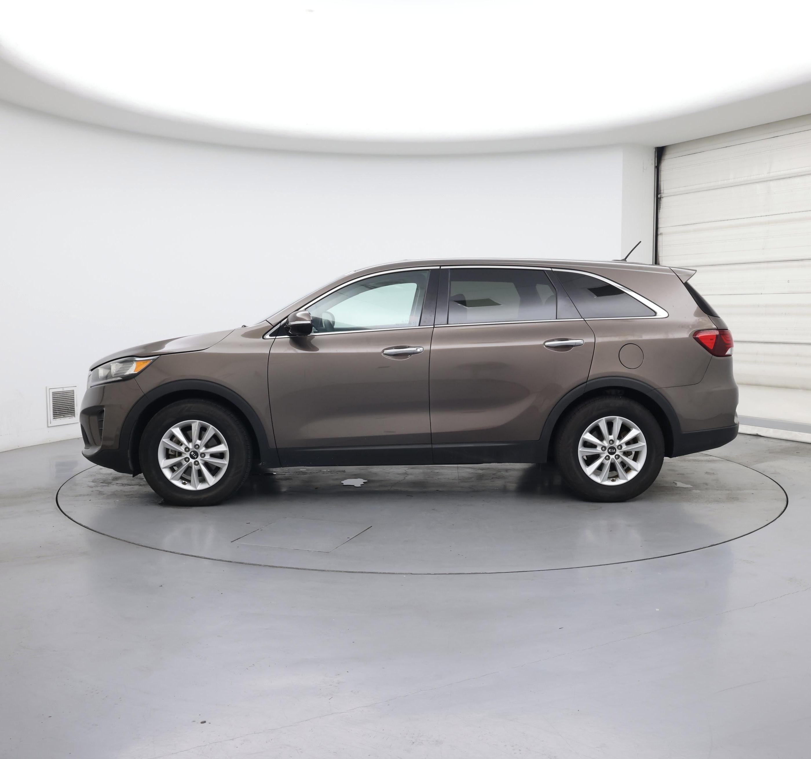 Thumbnail: 2019 Kia Sorento - 3