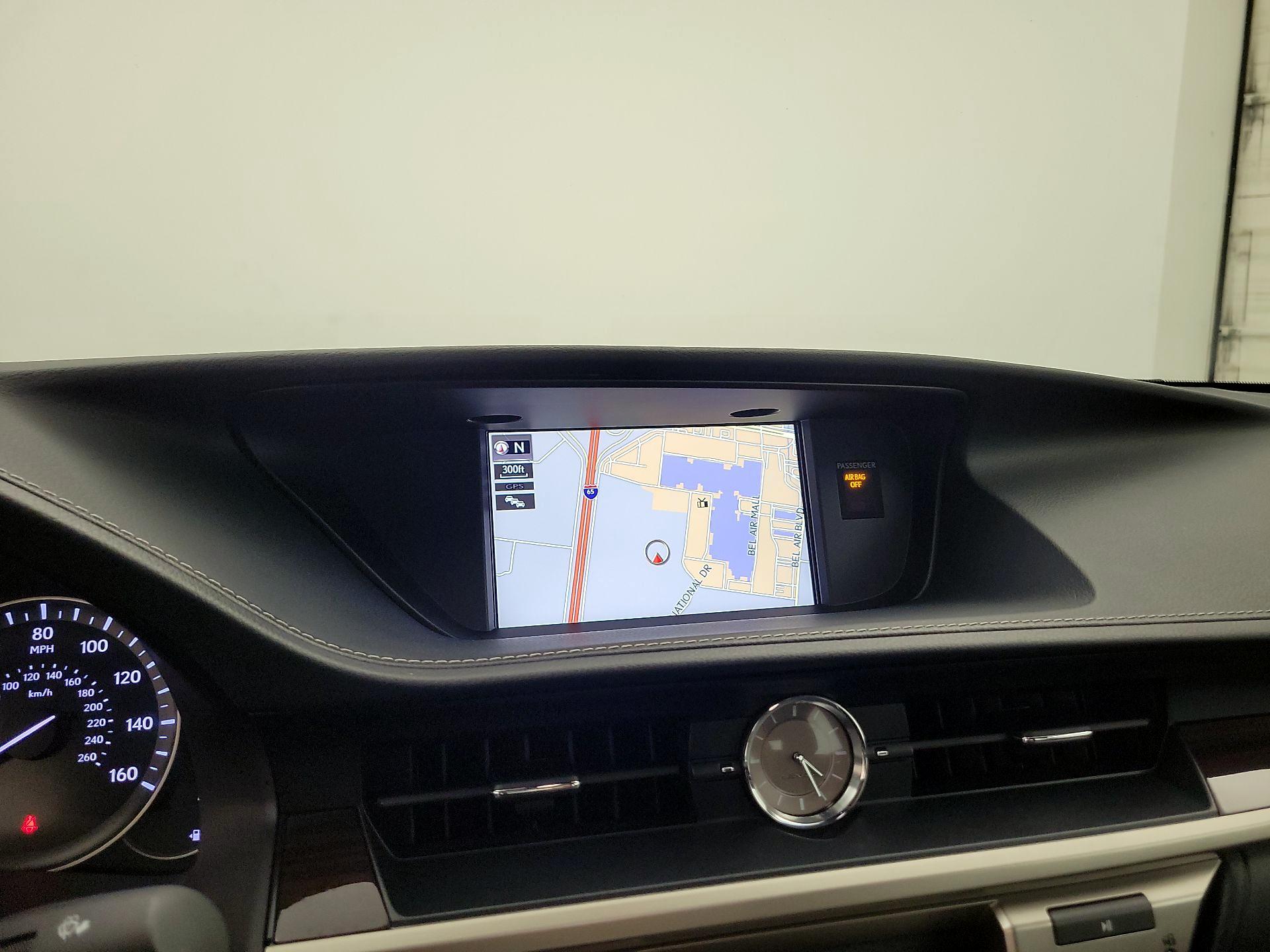 Thumbnail: 2018 Lexus ES - 13