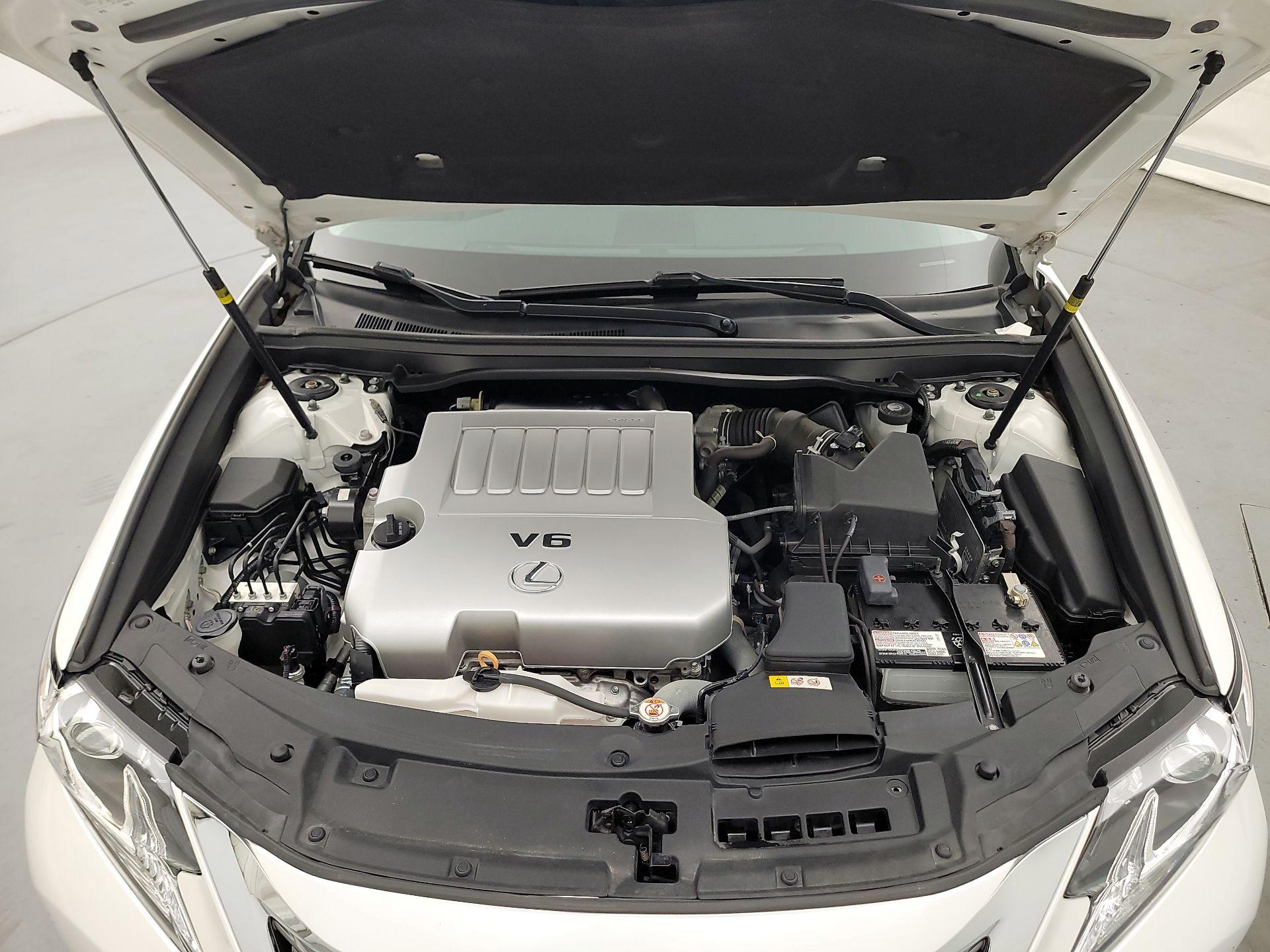 Thumbnail: 2018 Lexus ES - 17