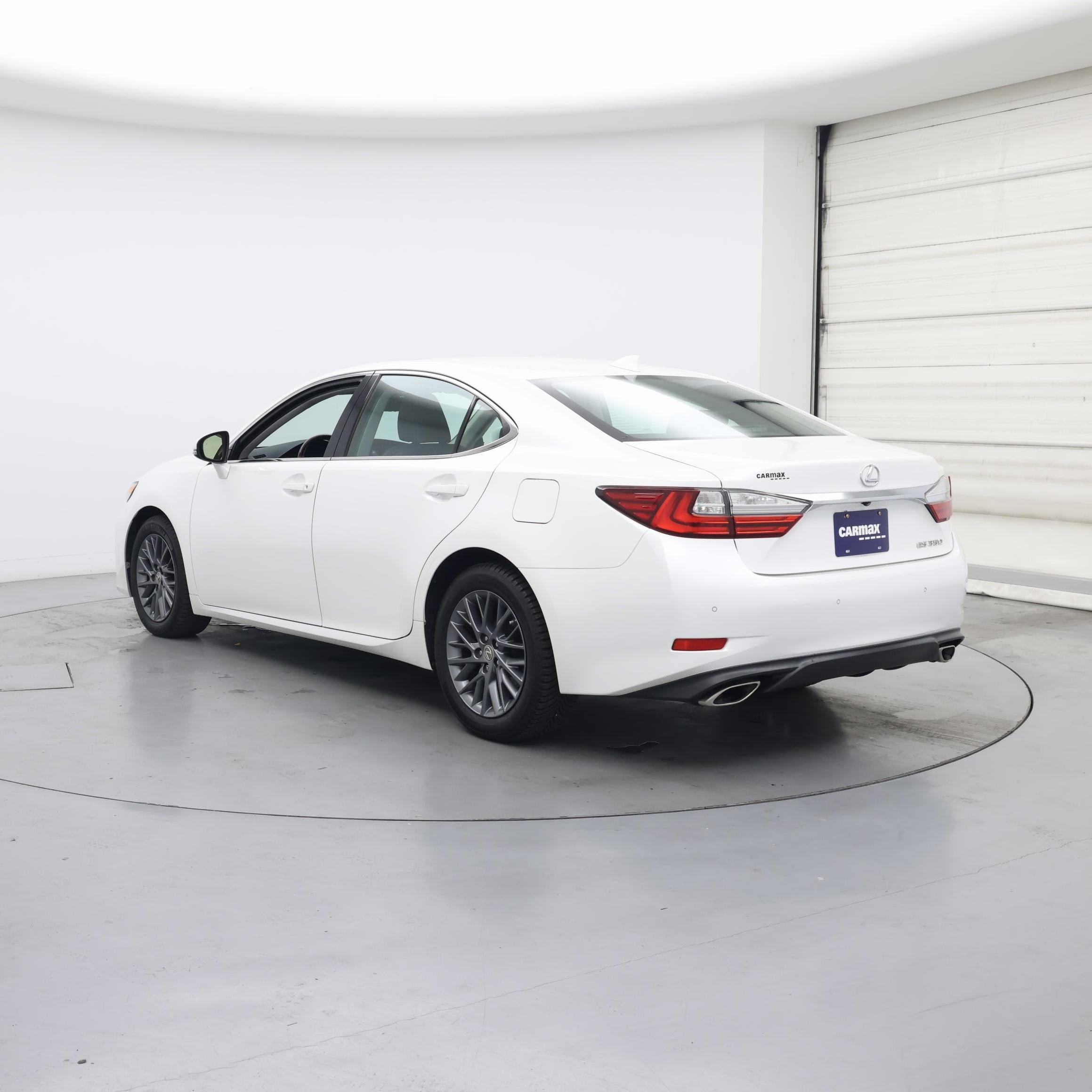 Thumbnail: 2018 Lexus ES - 2
