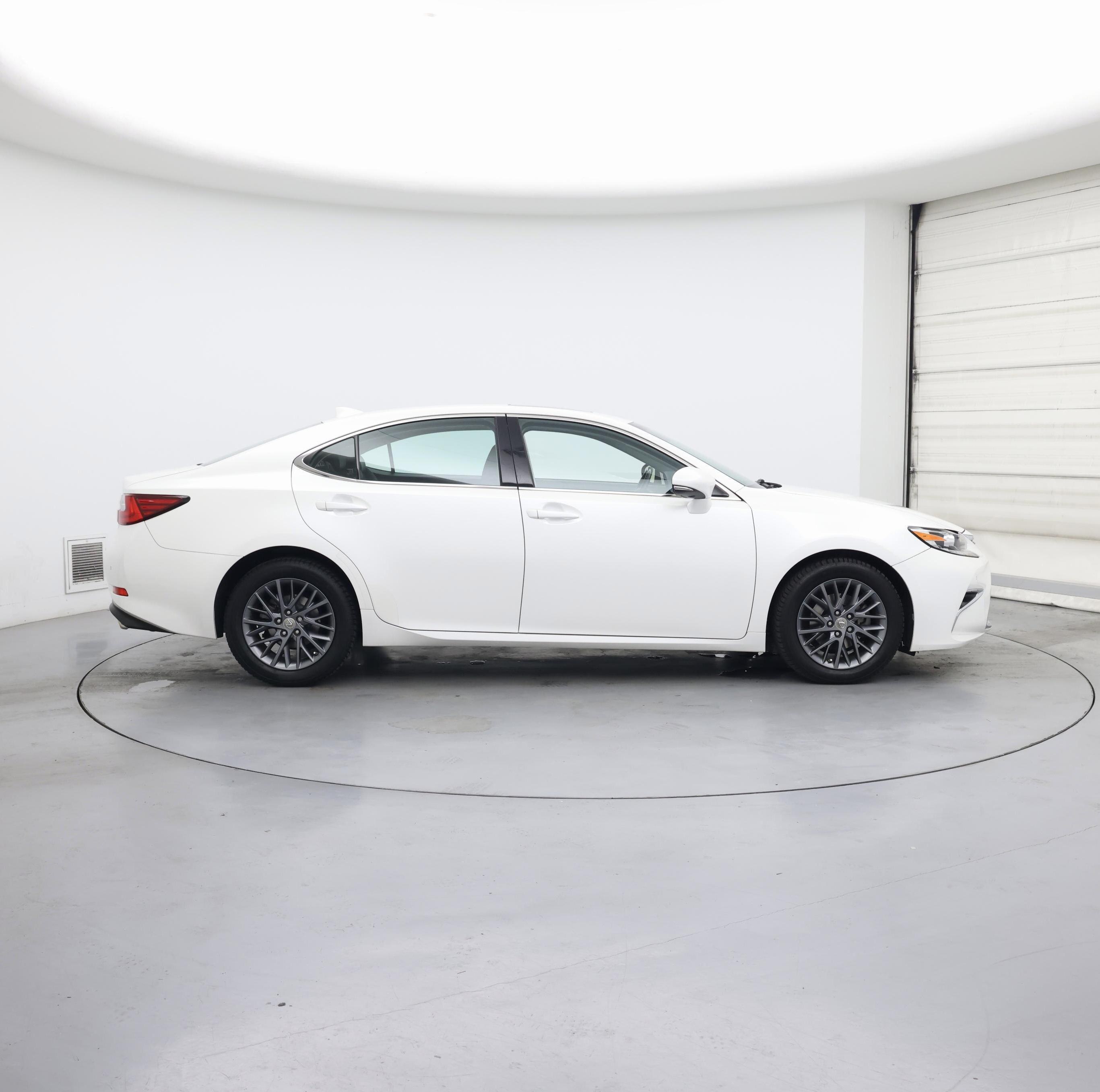 Thumbnail: 2018 Lexus ES - 7