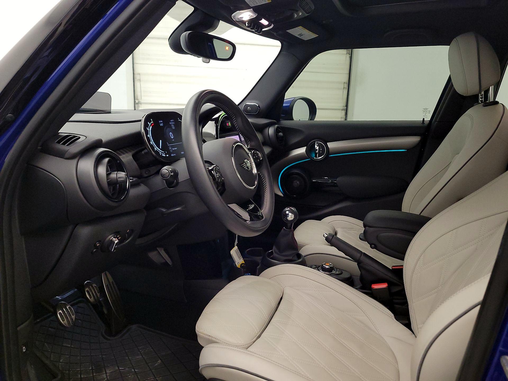 Thumbnail: 2021 MINI Cooper Hardtop - 11