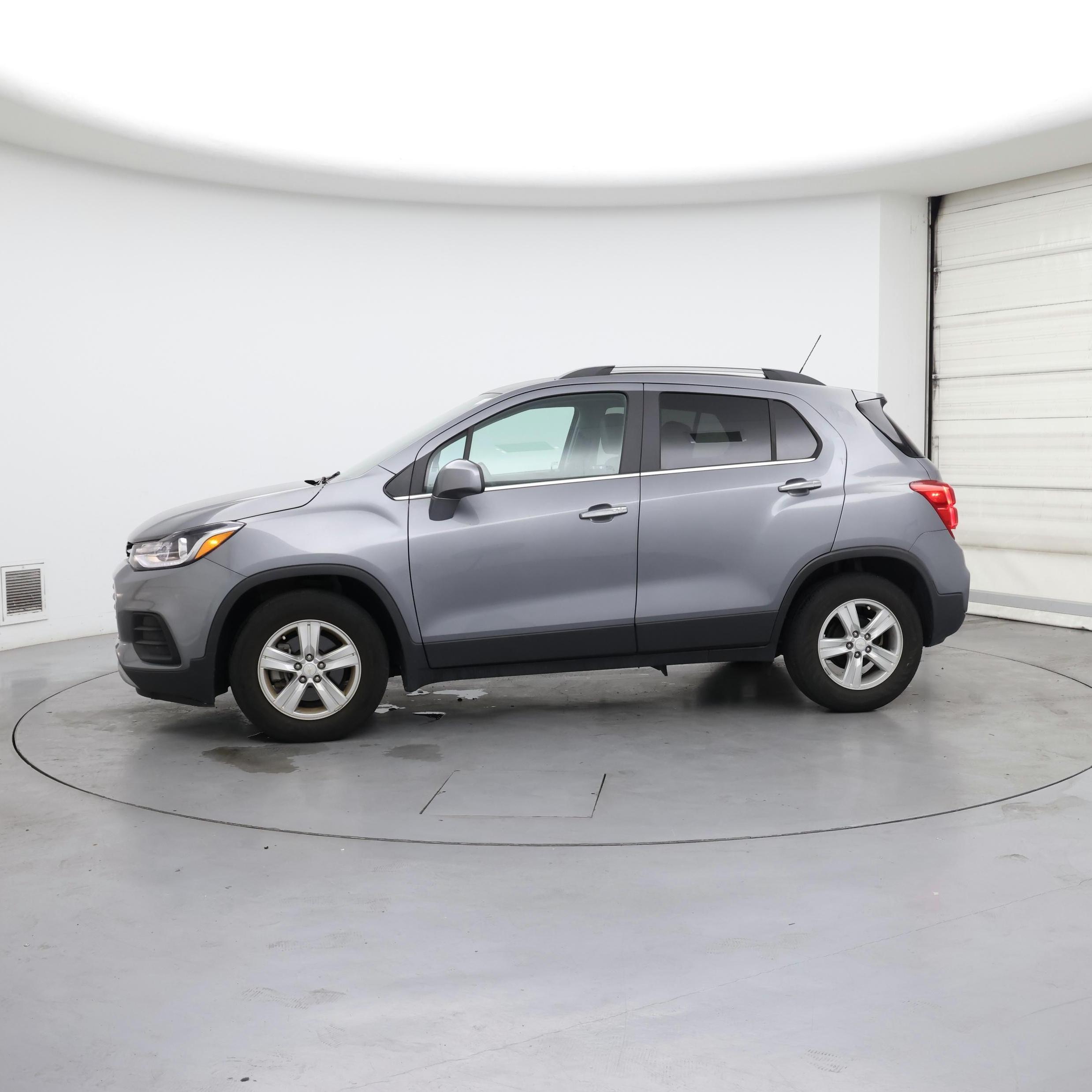 Thumbnail: 2020 Chevrolet Trax - 3