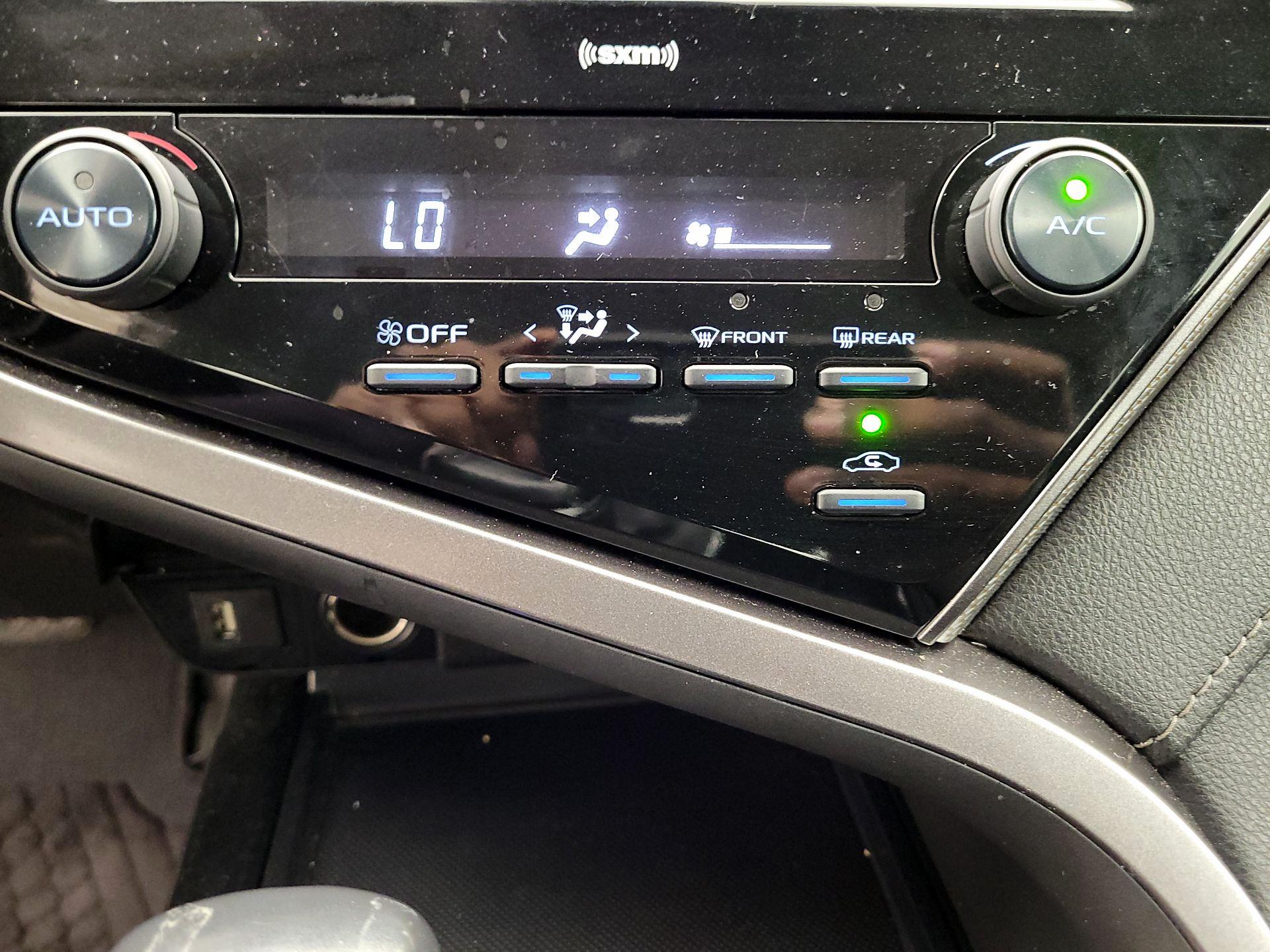 Thumbnail: 2020 Toyota Camry - 14