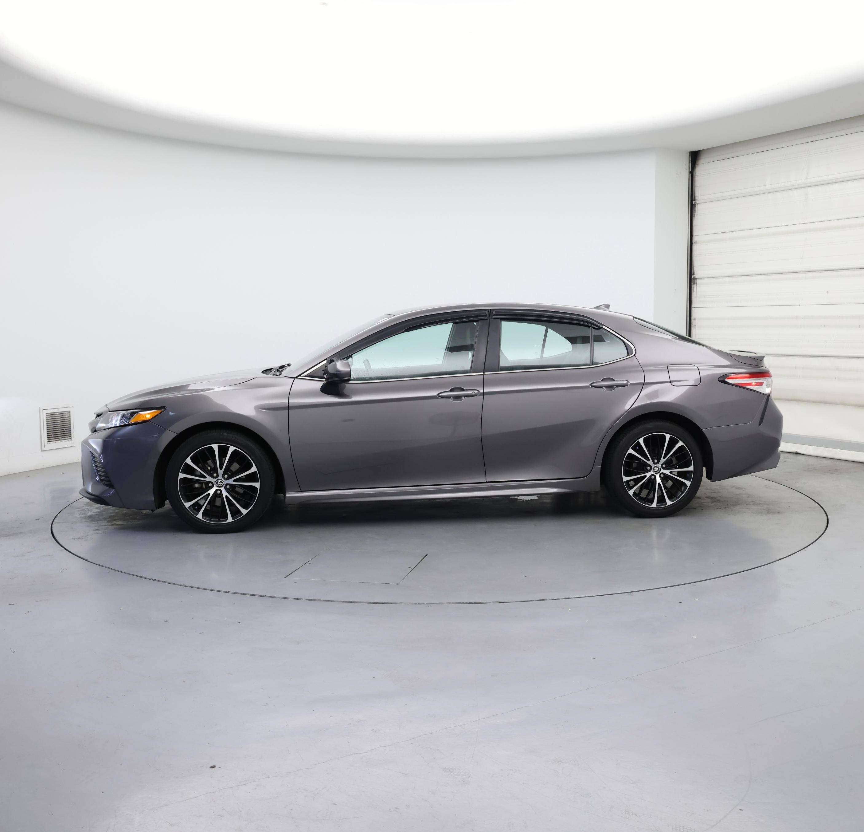 Thumbnail: 2020 Toyota Camry - 3
