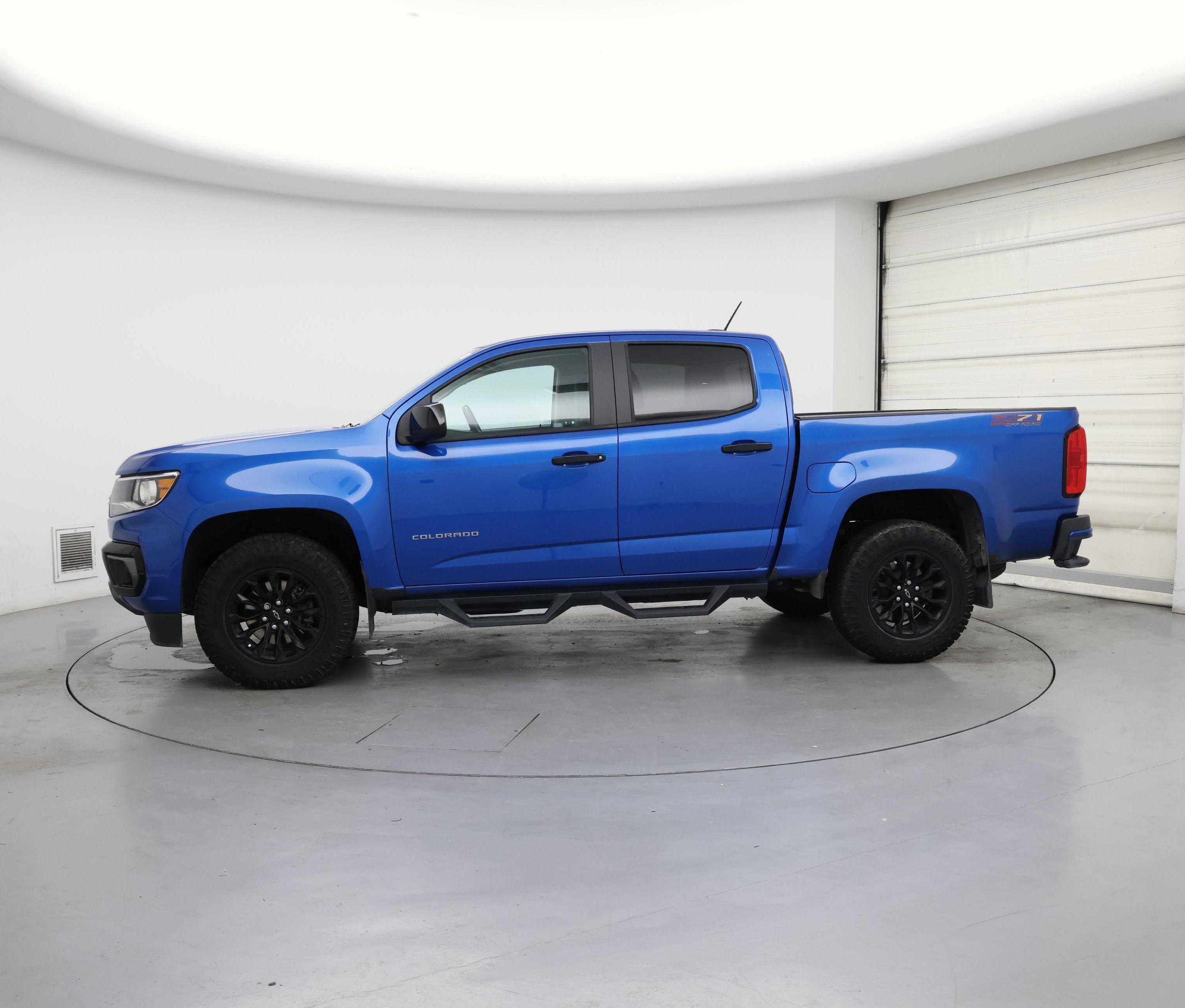 Thumbnail: 2022 Chevrolet Colorado - 3