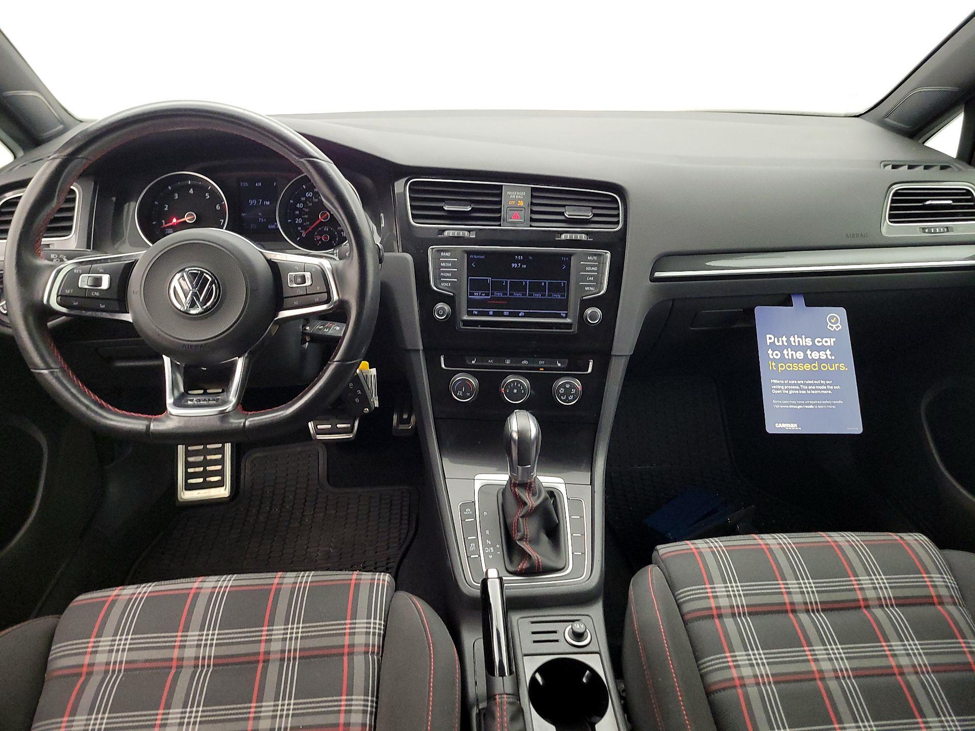 Thumbnail: 2017 Volkswagen Golf - 9