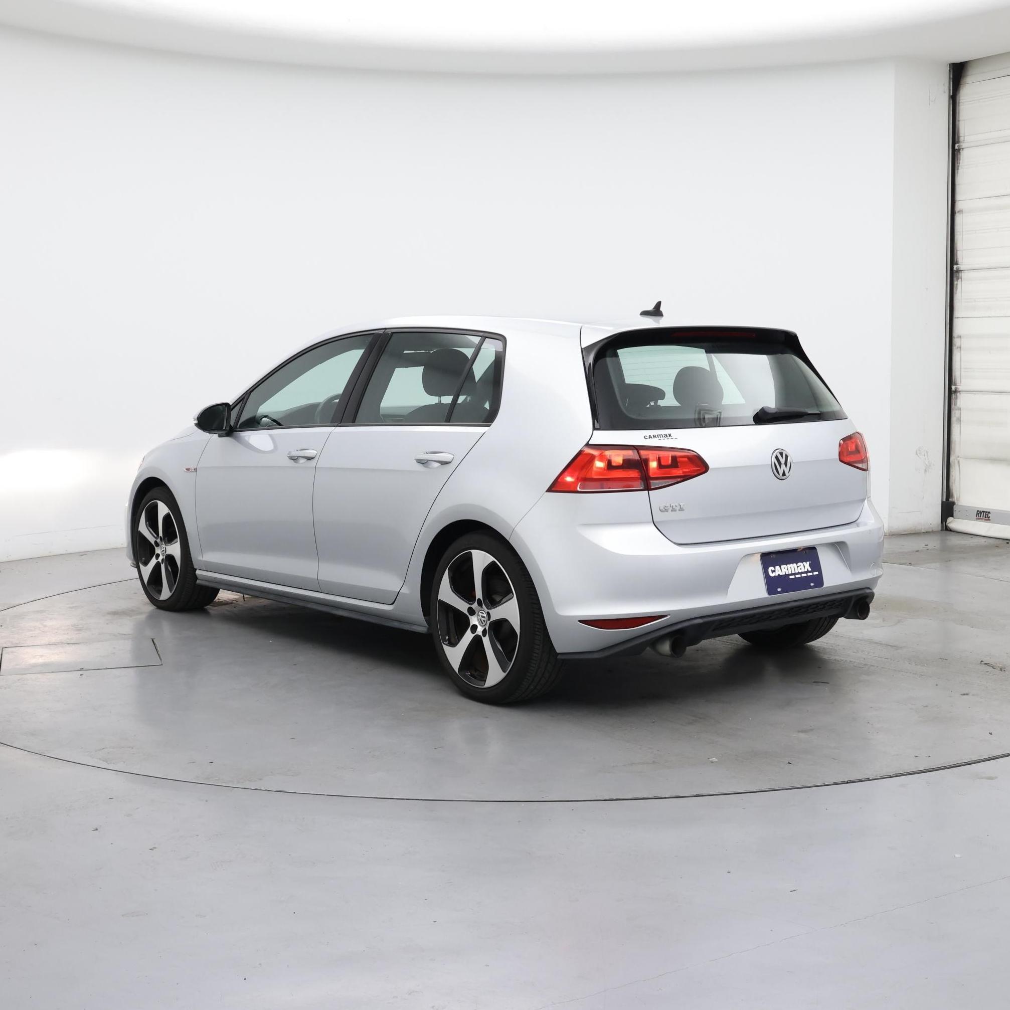 Thumbnail: 2017 Volkswagen Golf - 2