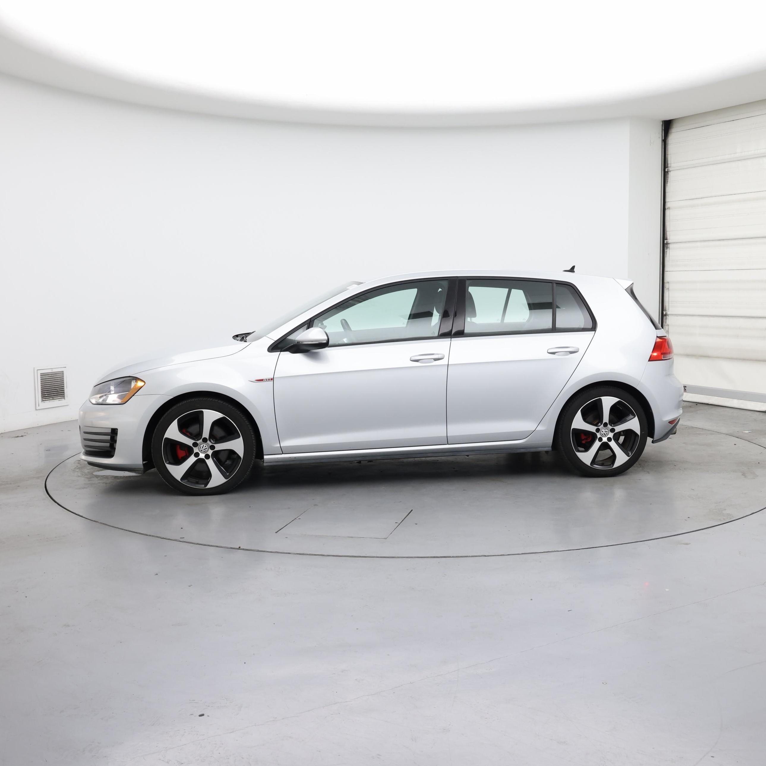 Thumbnail: 2017 Volkswagen Golf - 3
