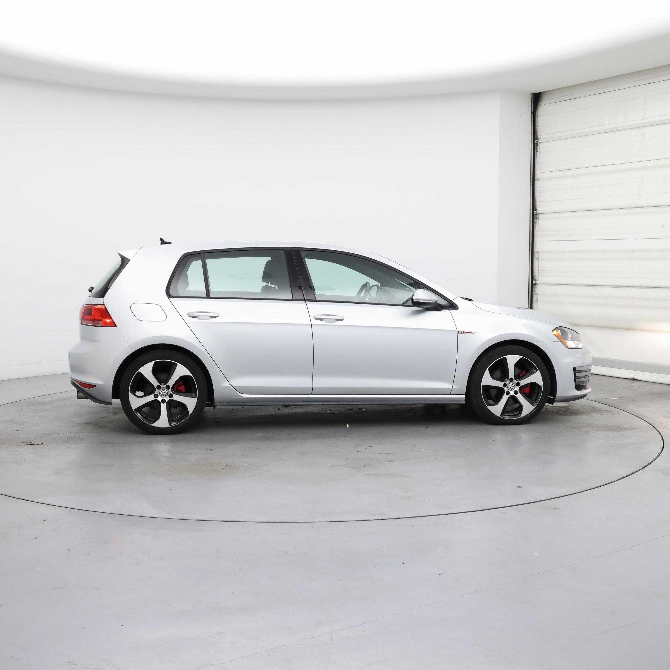 Thumbnail: 2017 Volkswagen Golf - 7