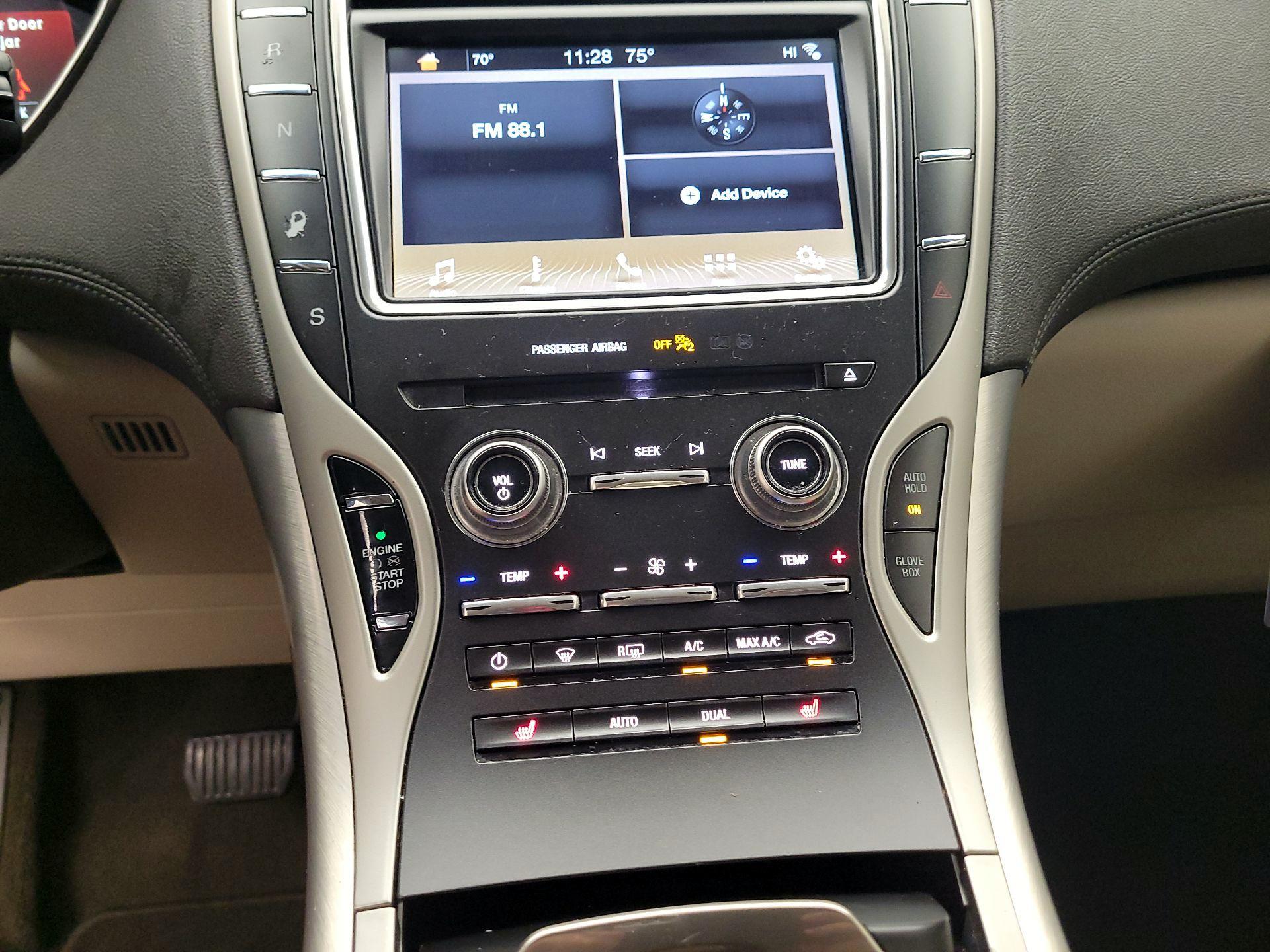 Thumbnail: 2019 Lincoln Nautilus - 16