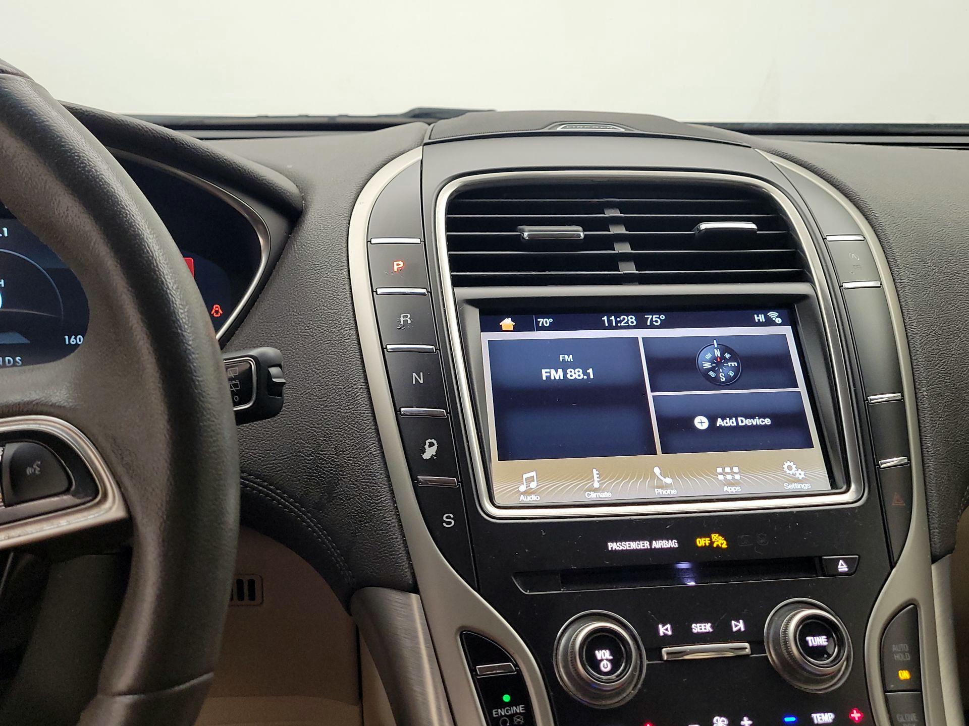 Thumbnail: 2019 Lincoln Nautilus - 17