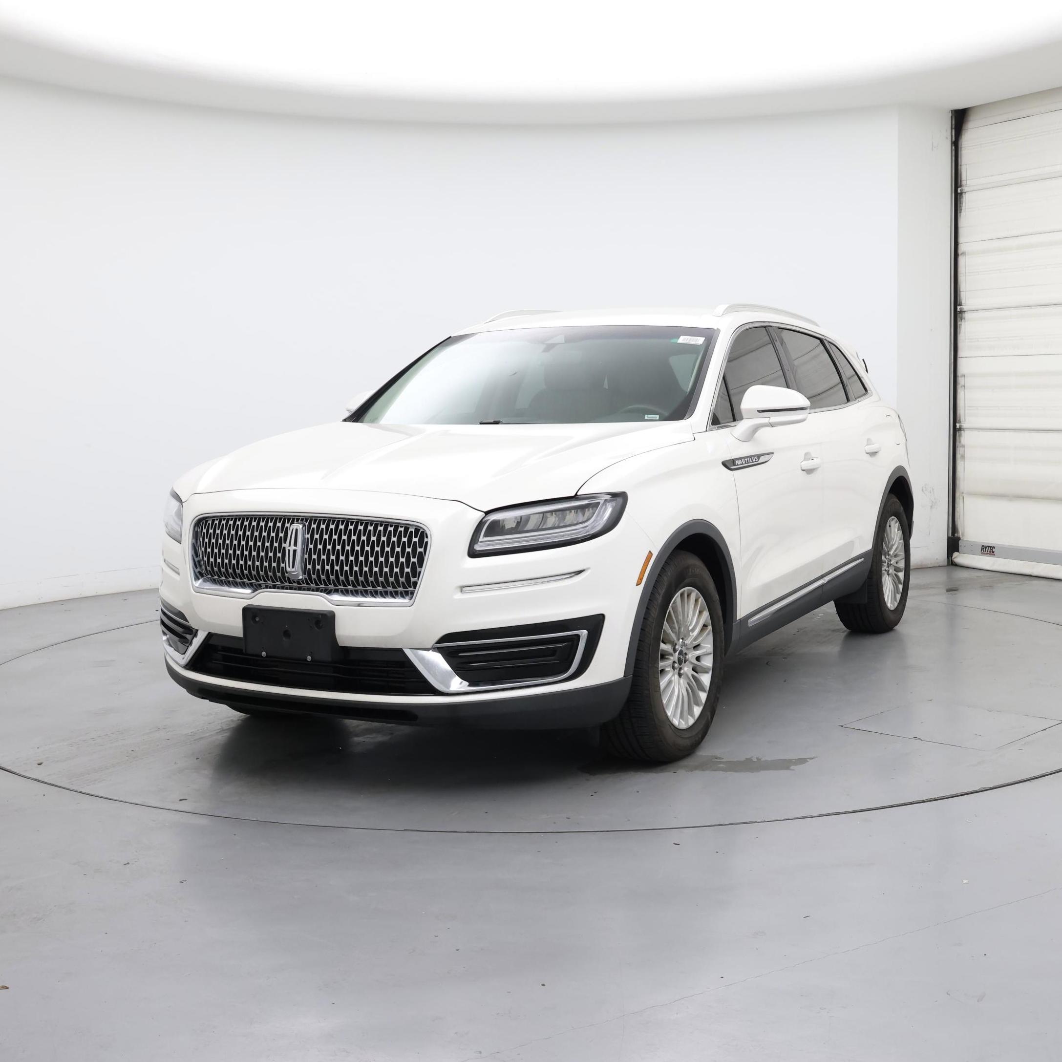 Thumbnail: 2019 Lincoln Nautilus - 4