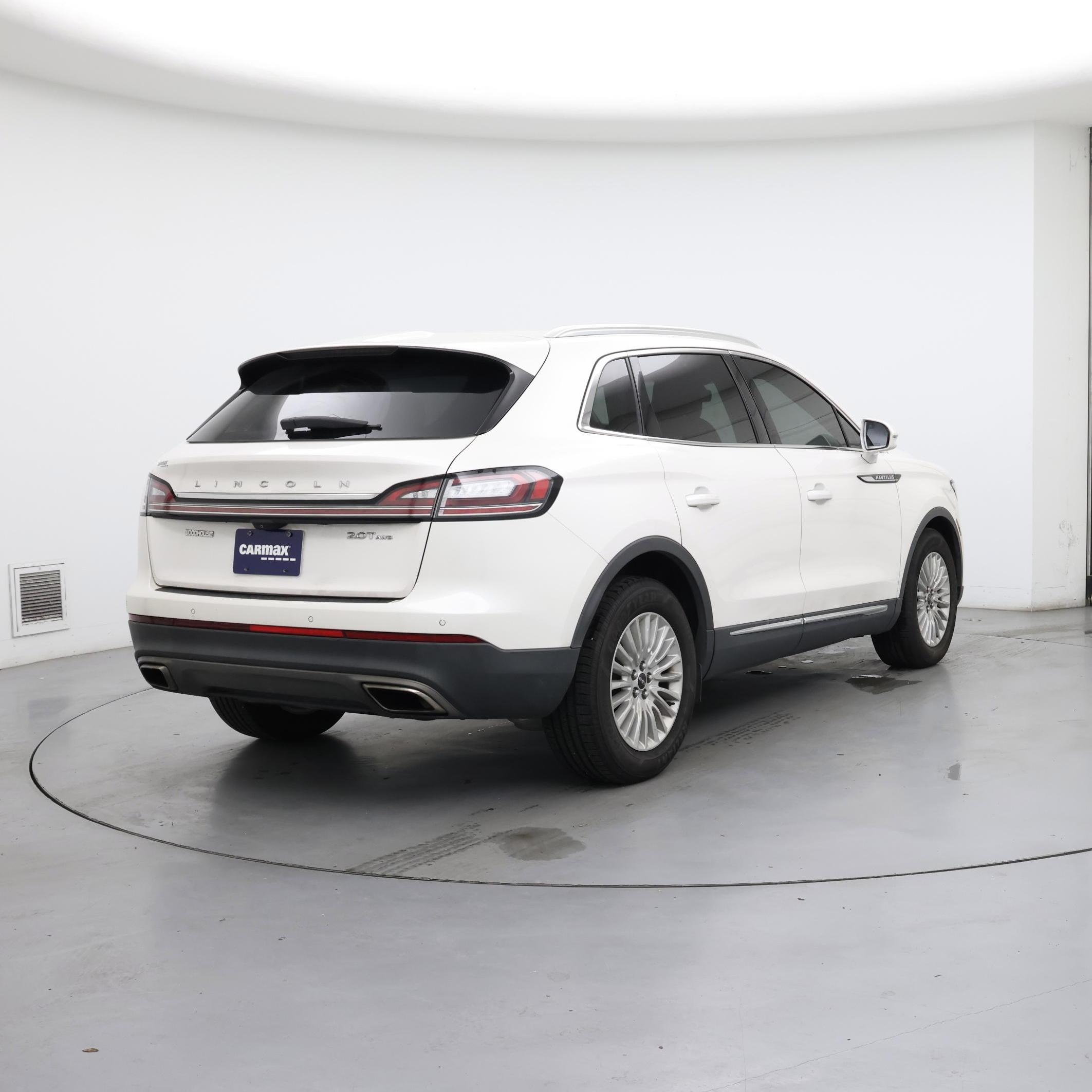 Thumbnail: 2019 Lincoln Nautilus - 8