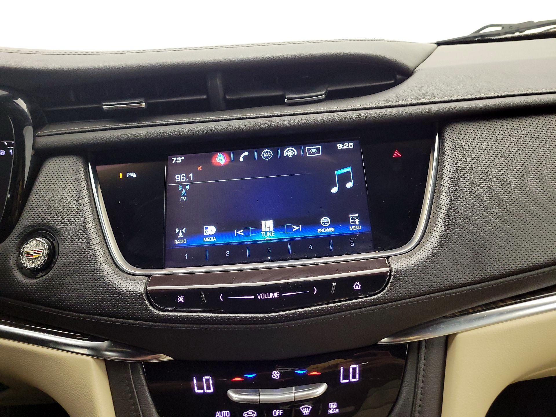 Thumbnail: 2017 Cadillac XT5 - 15