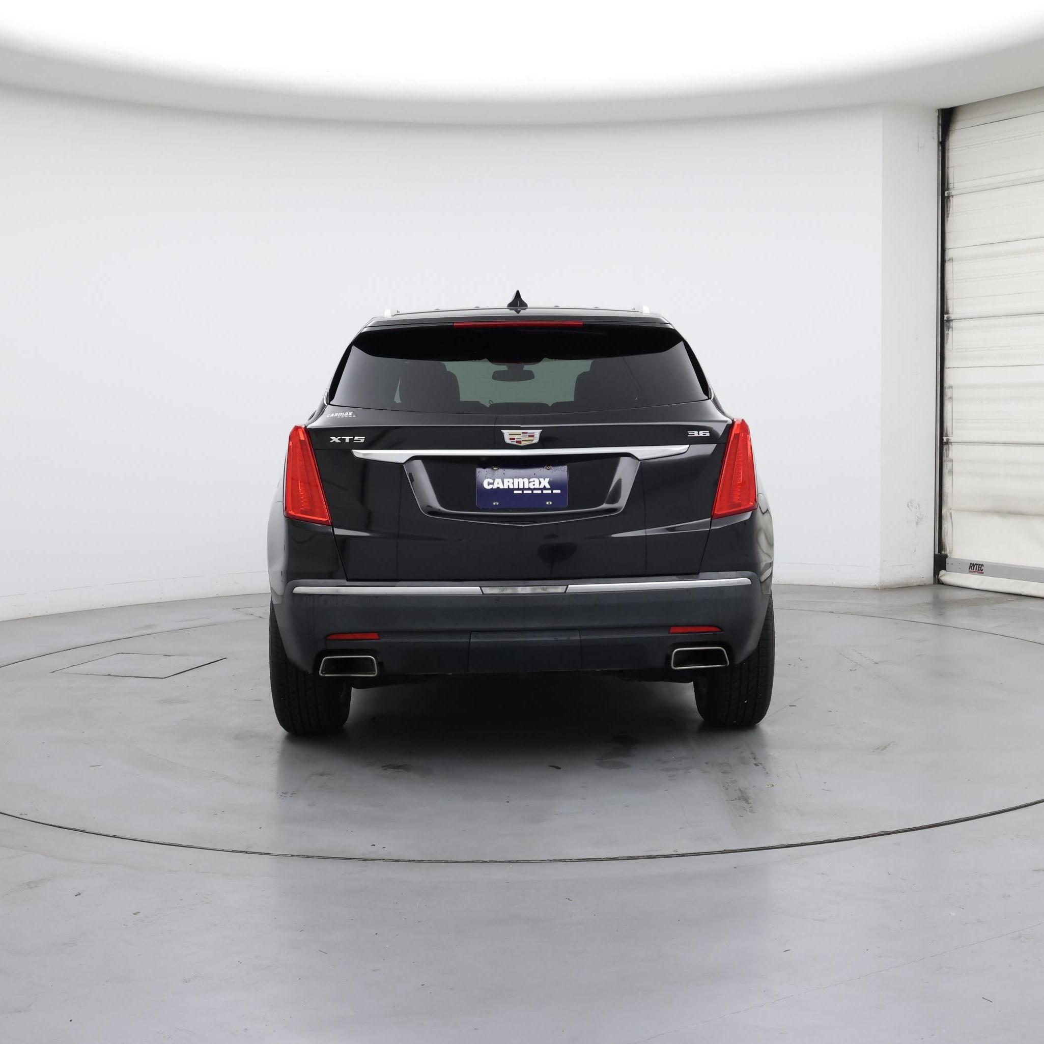 Thumbnail: 2017 Cadillac XT5 - 6