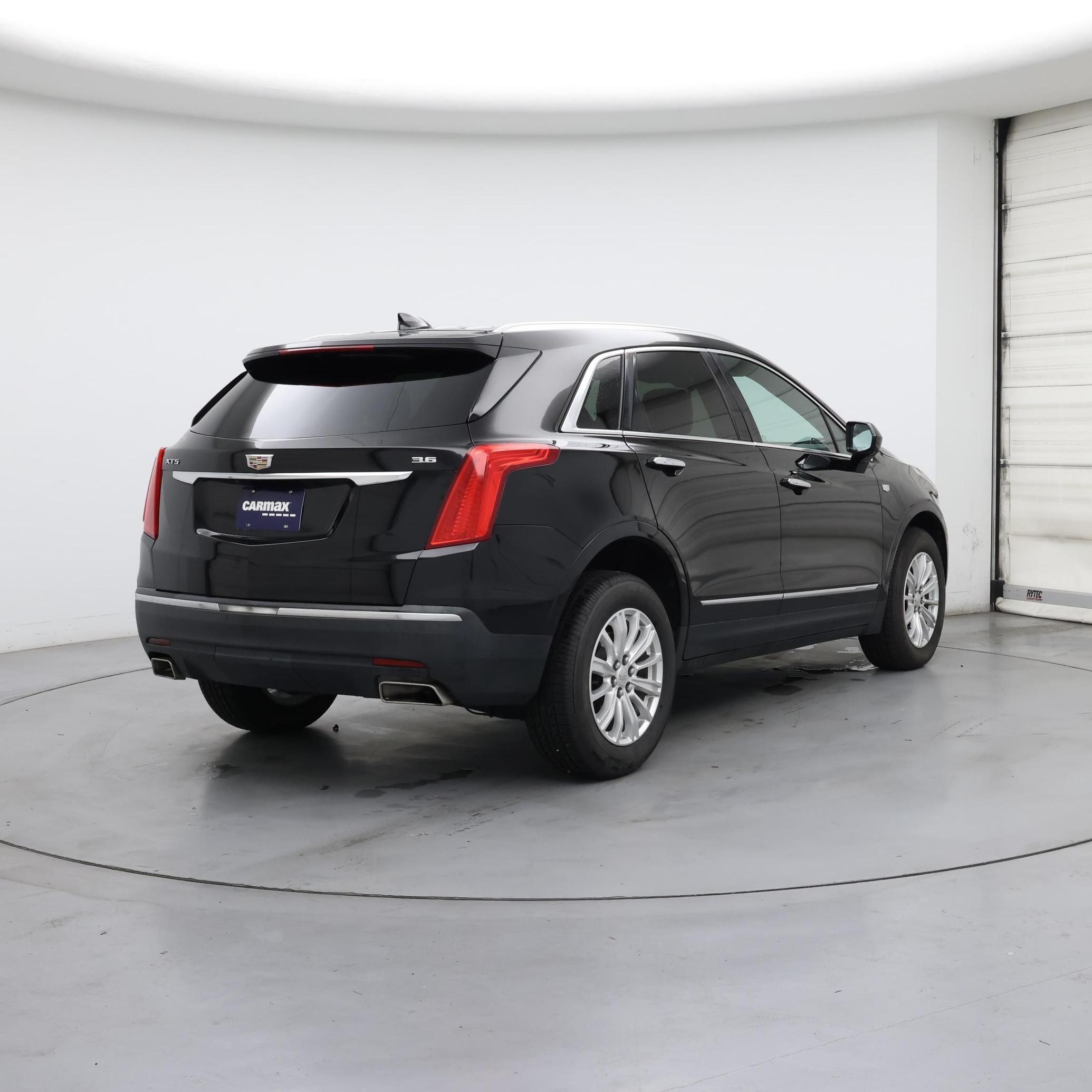 Thumbnail: 2017 Cadillac XT5 - 8