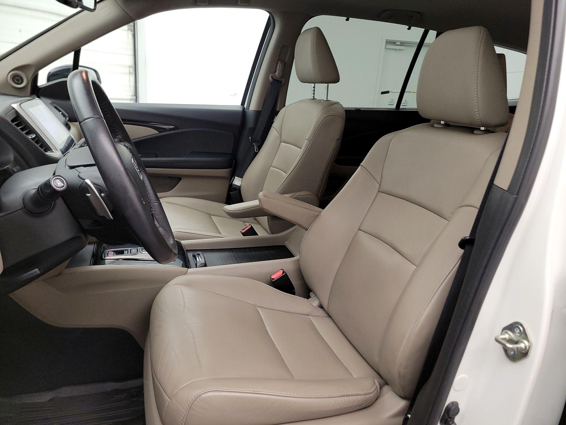 Thumbnail: 2018 Honda Pilot - 11