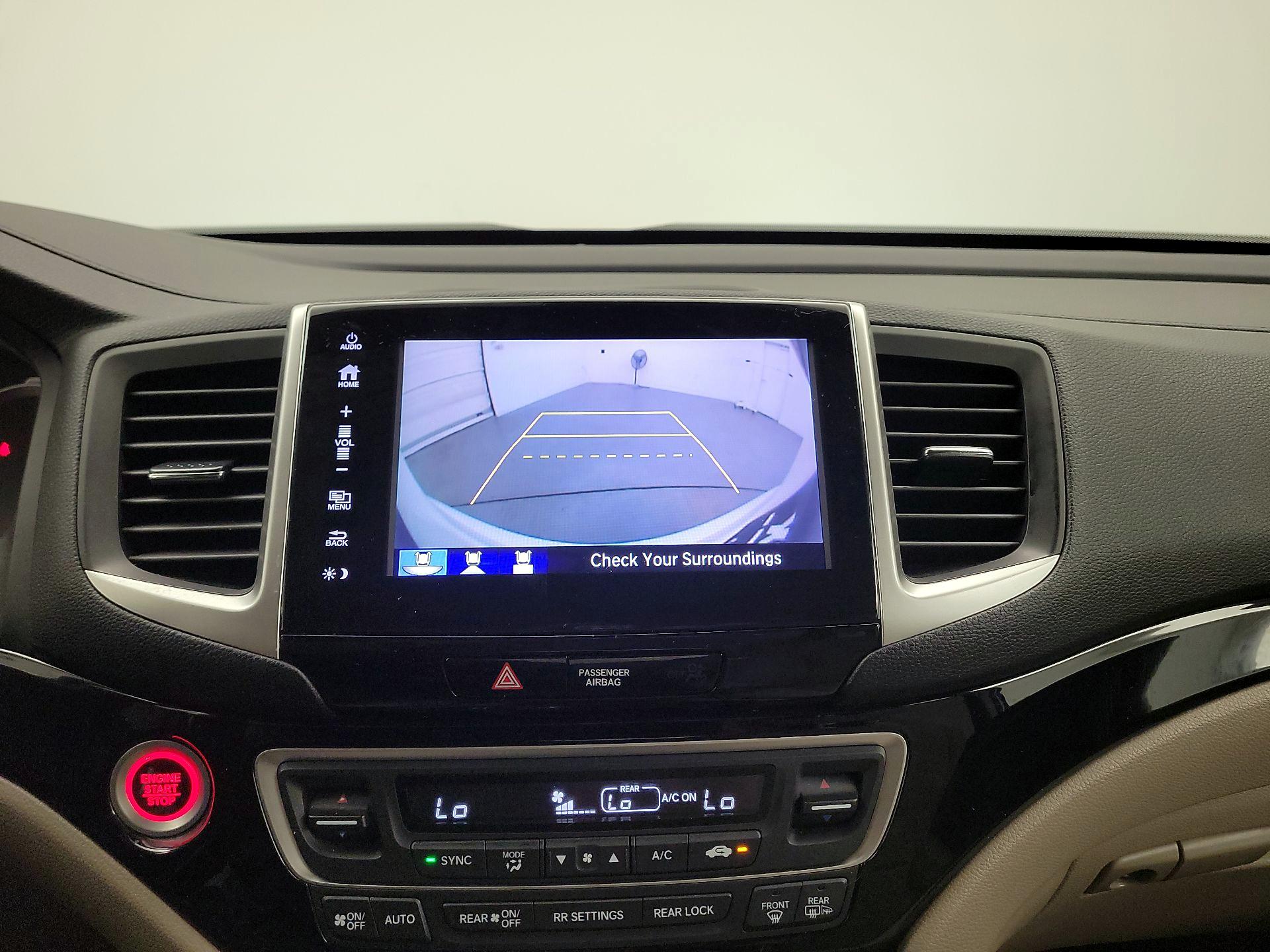Thumbnail: 2018 Honda Pilot - 14