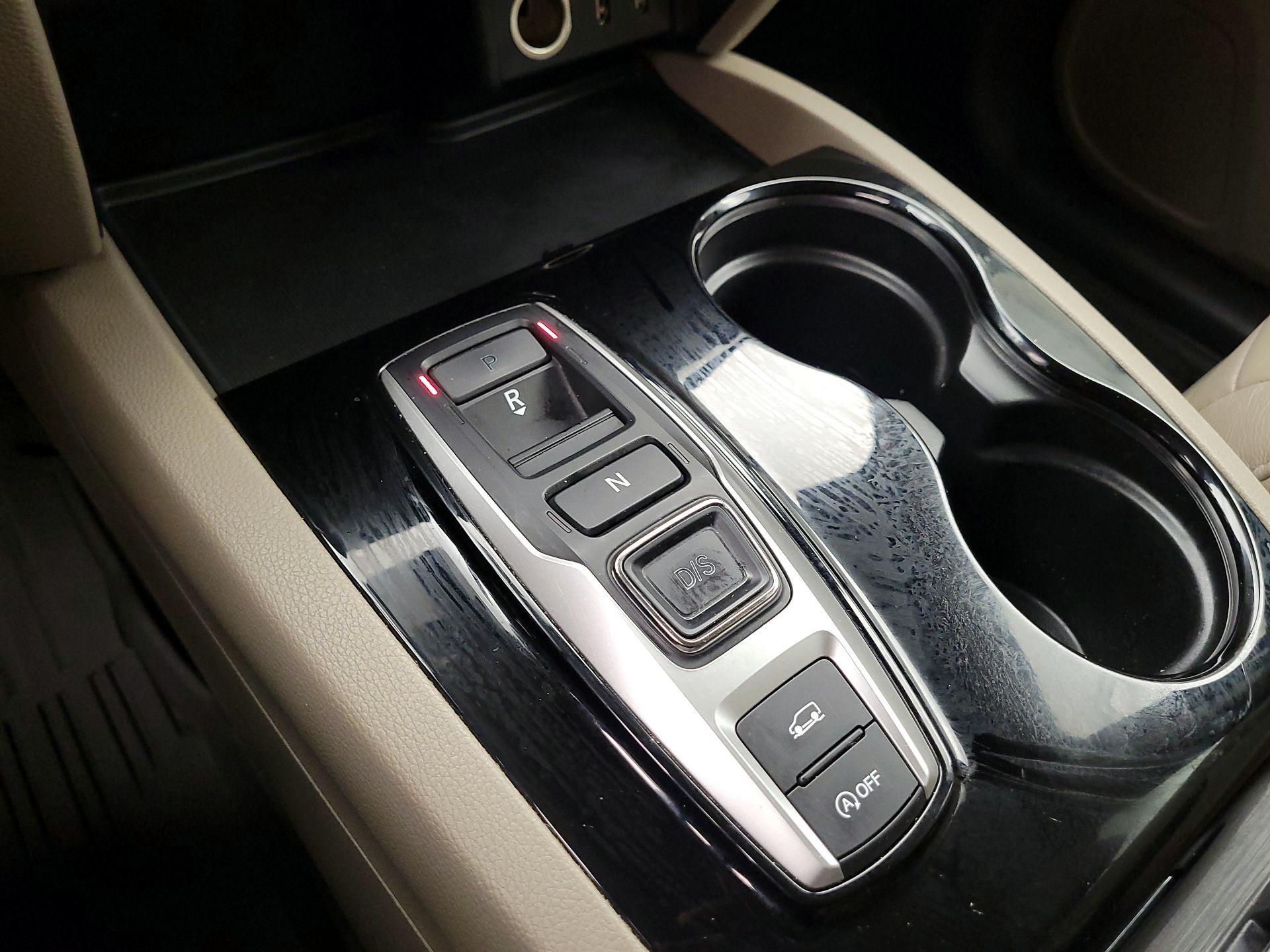 Thumbnail: 2018 Honda Pilot - 17