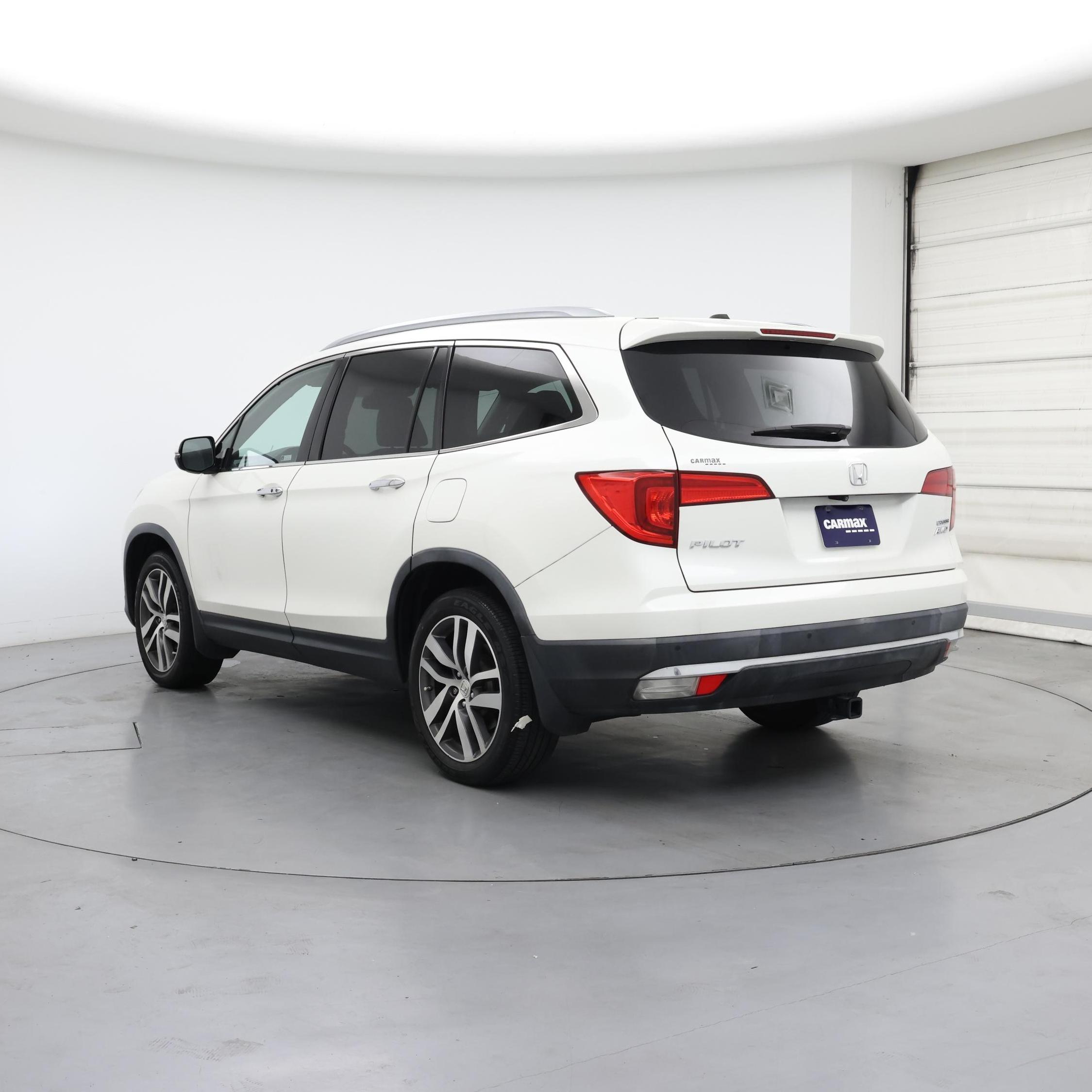Thumbnail: 2018 Honda Pilot - 2