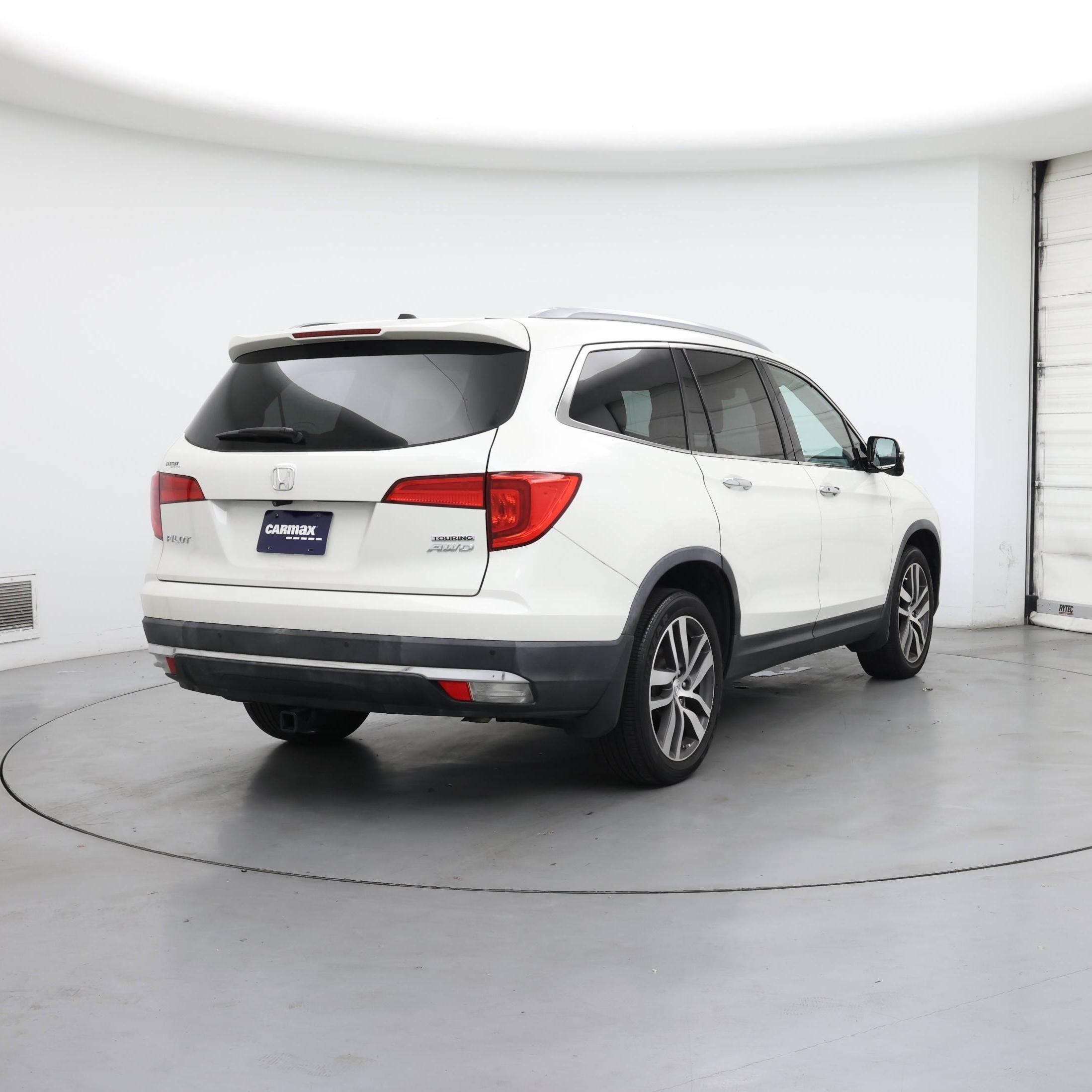 Thumbnail: 2018 Honda Pilot - 8
