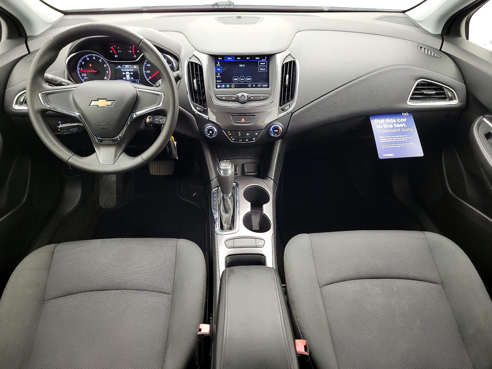 Thumbnail: 2019 Chevrolet Cruze - 9