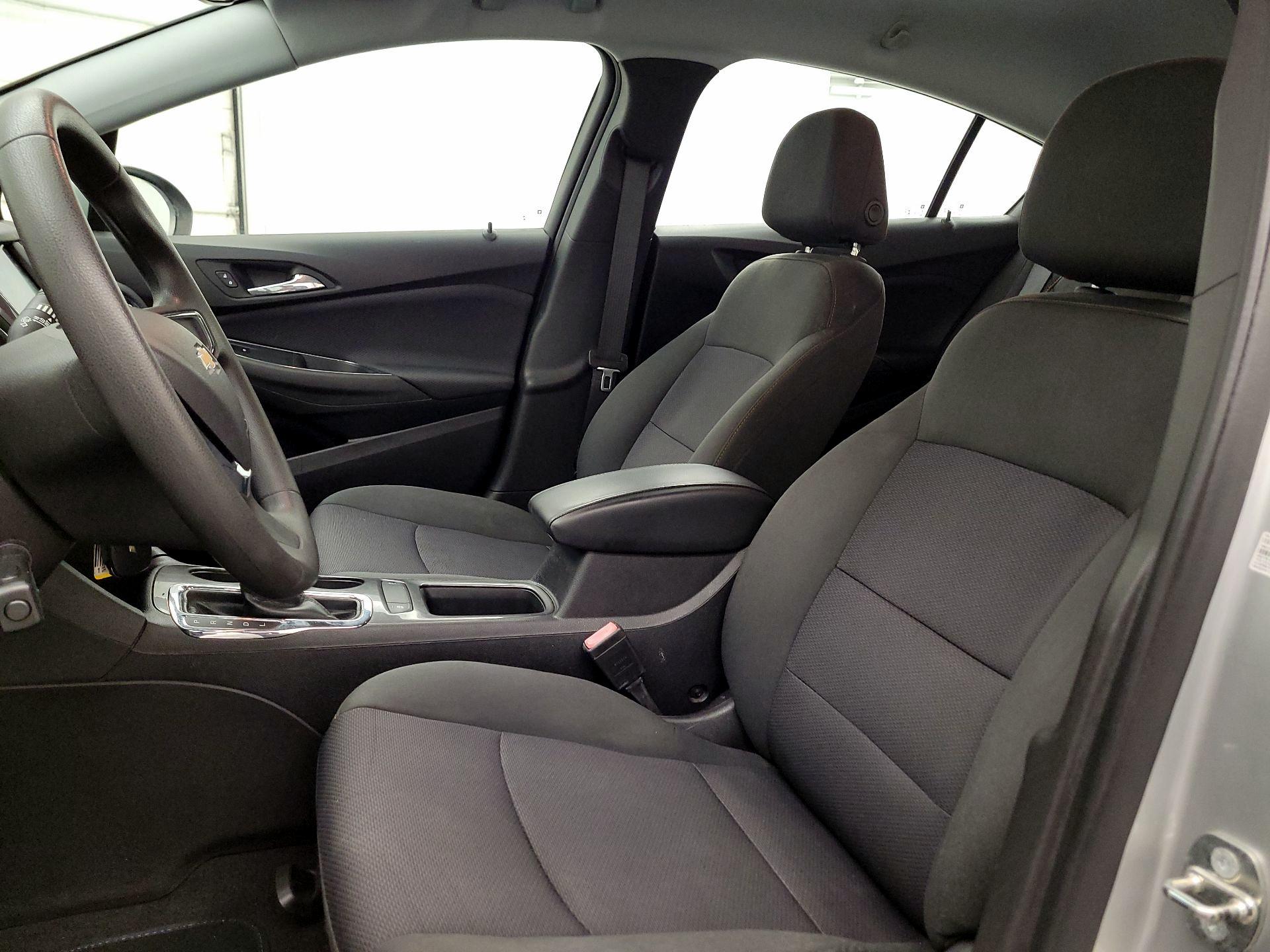 Thumbnail: 2019 Chevrolet Cruze - 11