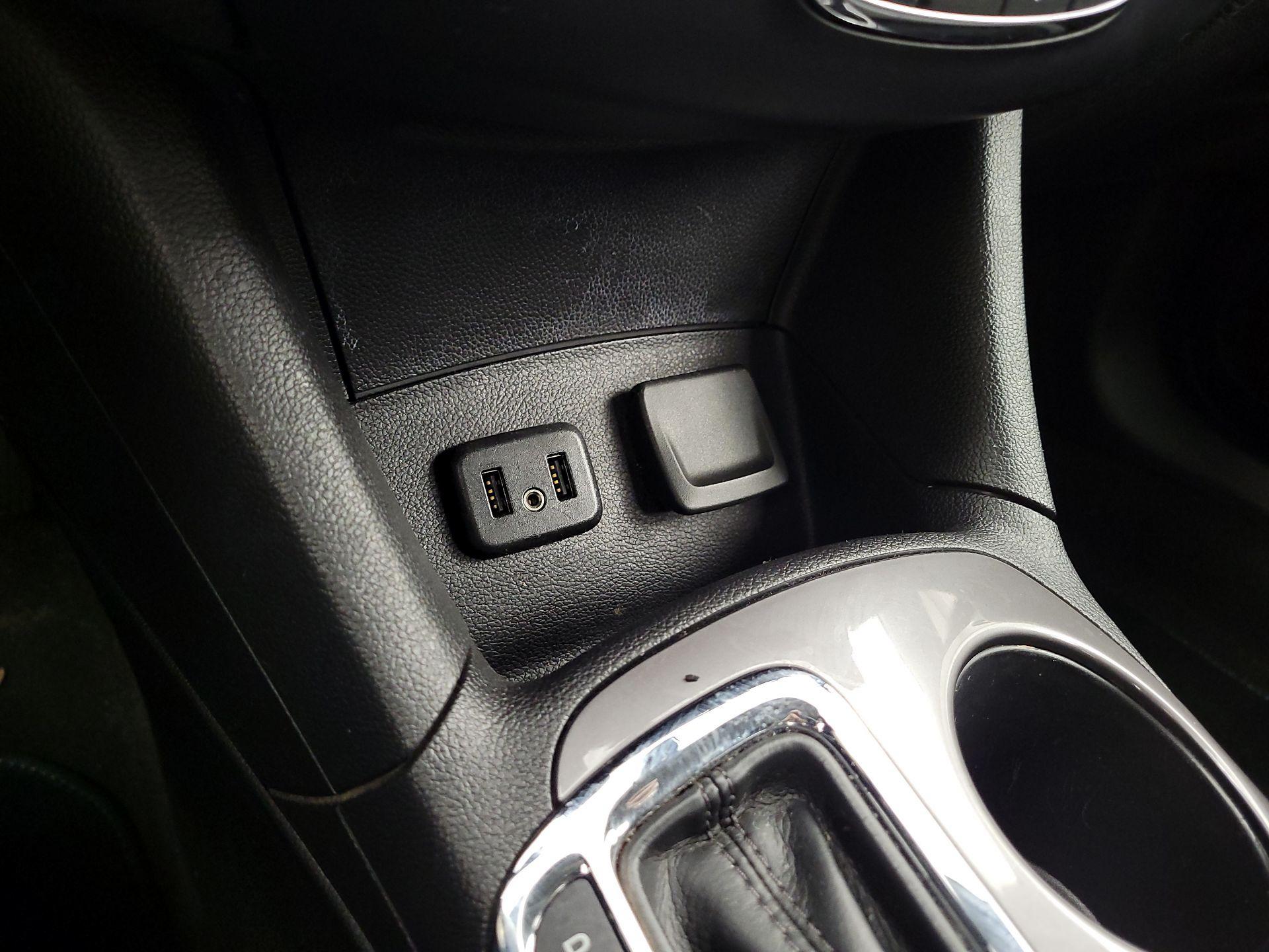 Thumbnail: 2019 Chevrolet Cruze - 18
