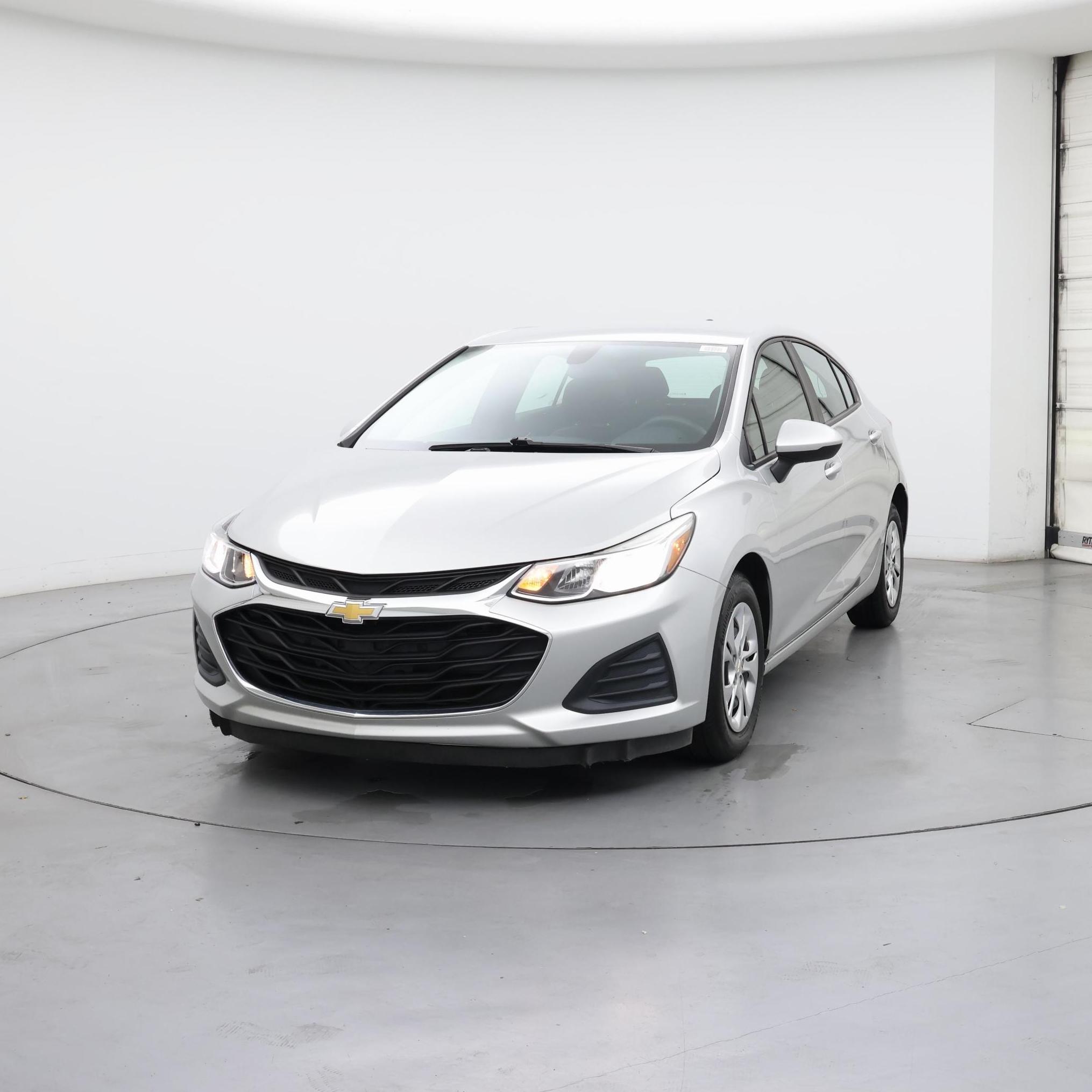 Thumbnail: 2019 Chevrolet Cruze - 4