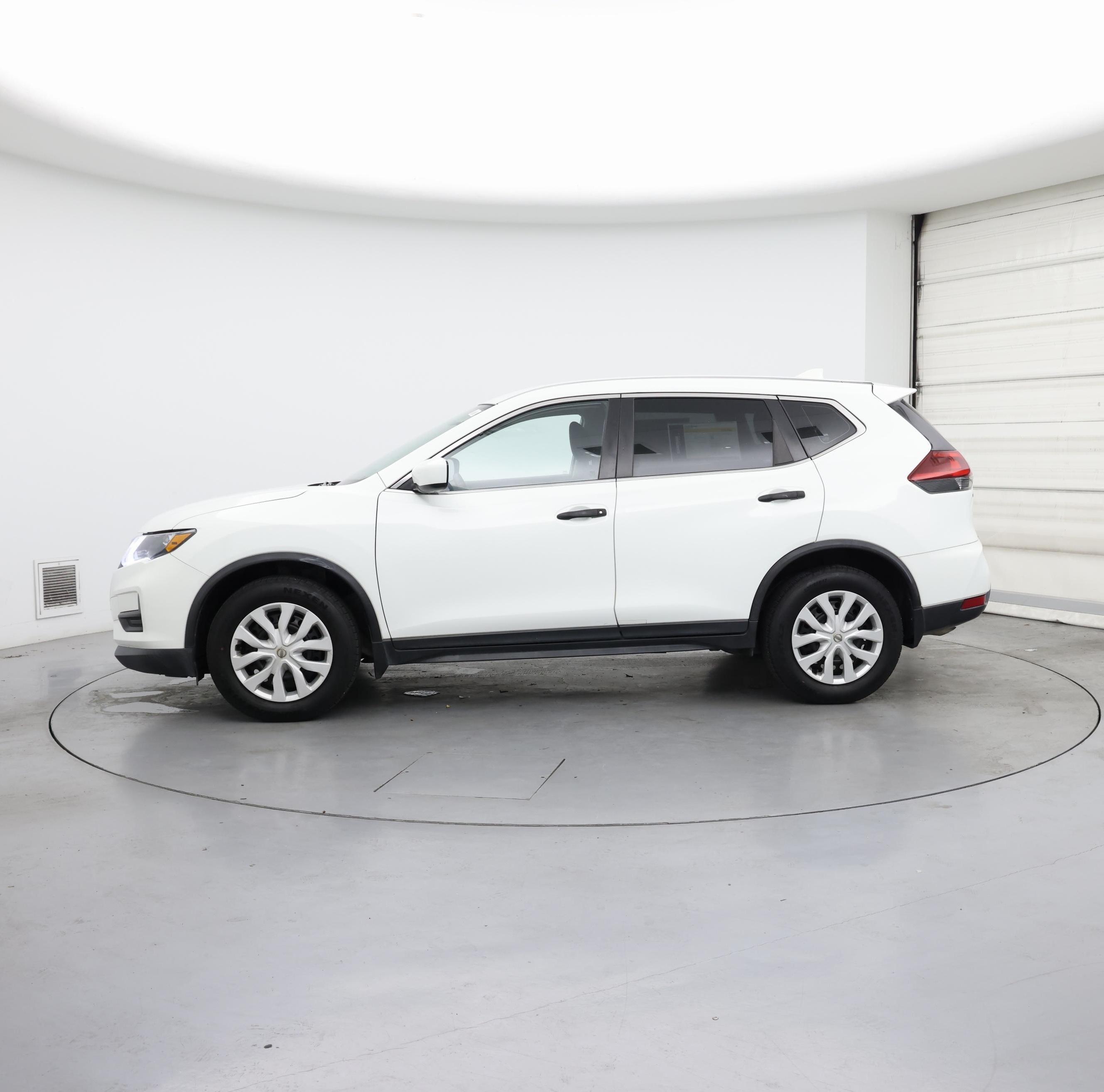 Thumbnail: 2018 Nissan Rogue - 3