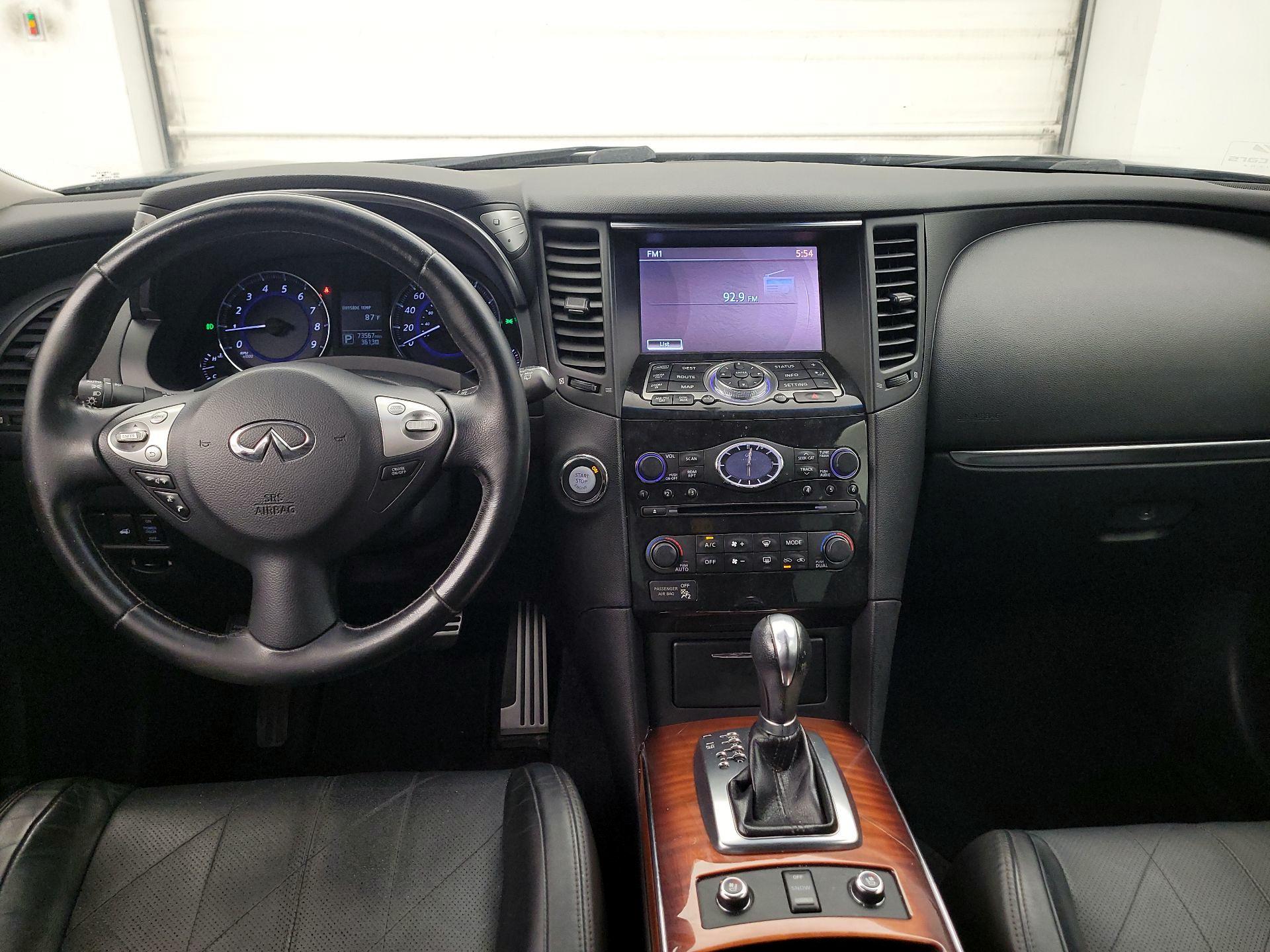 Thumbnail: 2016 INFINITI QX70 - 9