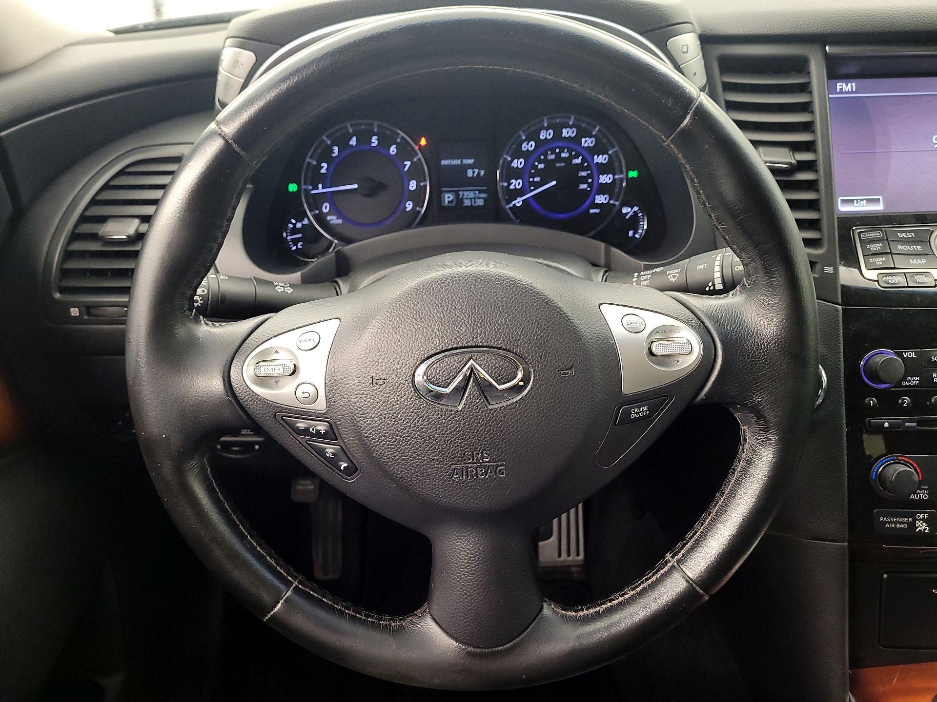 Thumbnail: 2016 INFINITI QX70 - 10