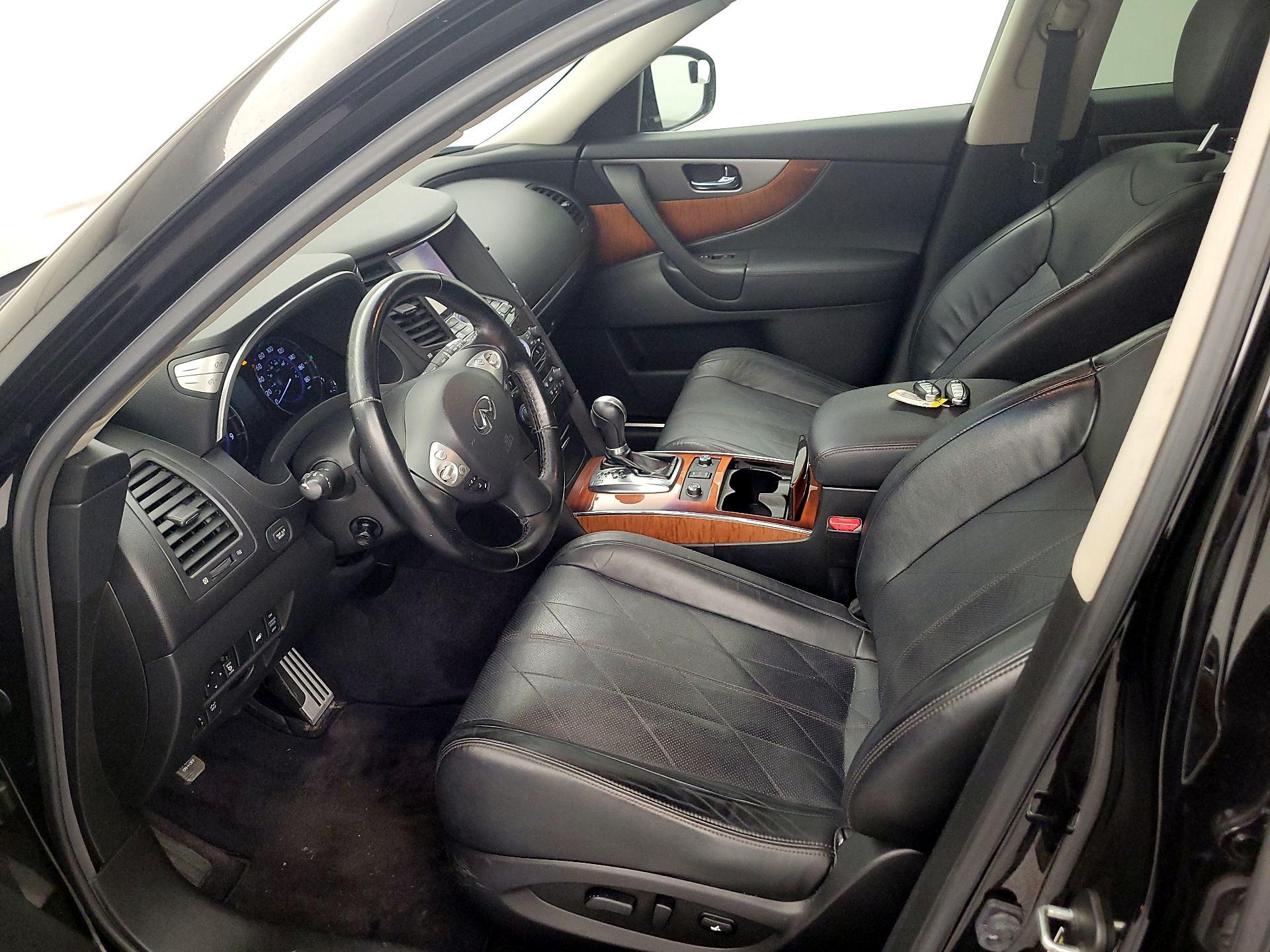 Thumbnail: 2016 INFINITI QX70 - 11
