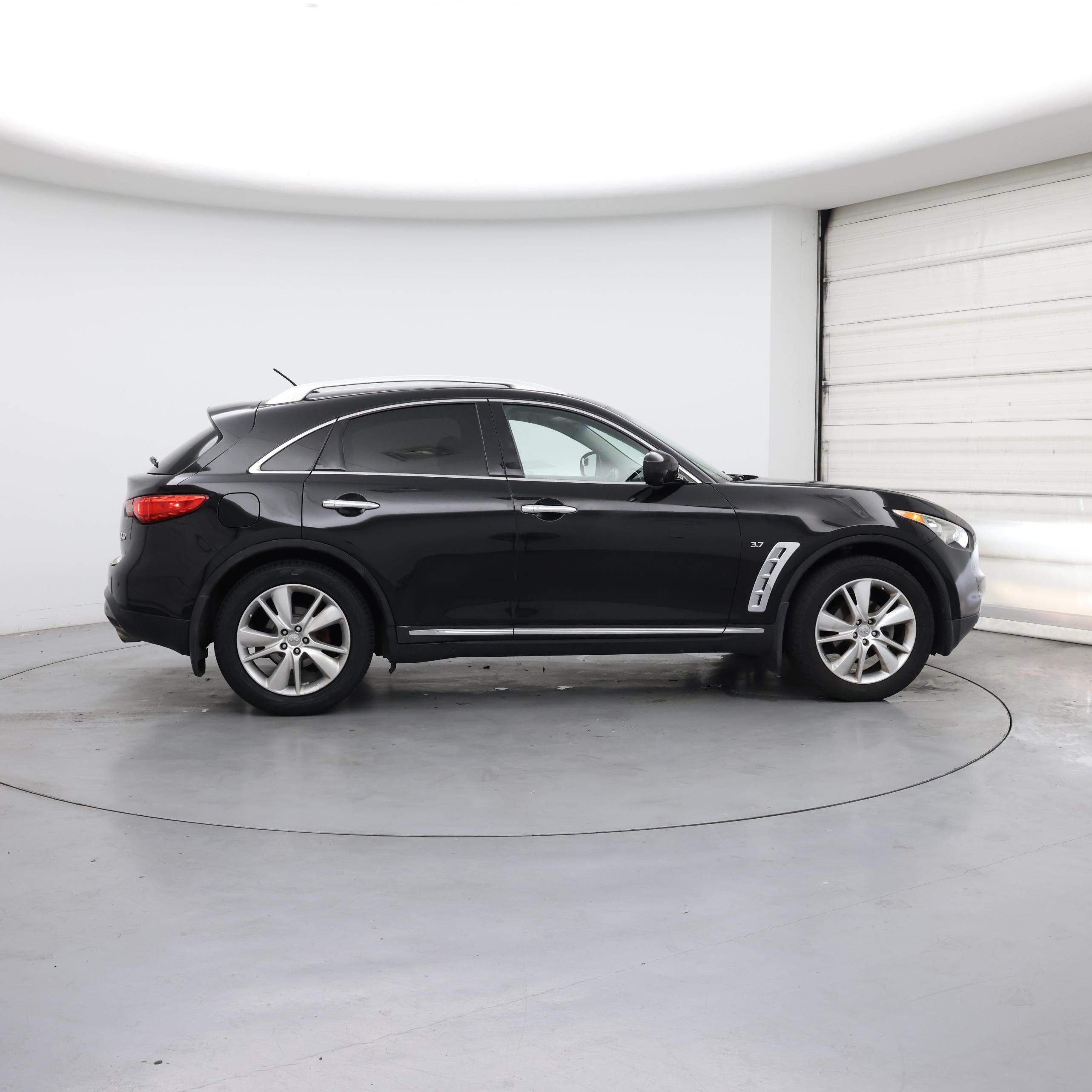 Thumbnail: 2016 INFINITI QX70 - 7