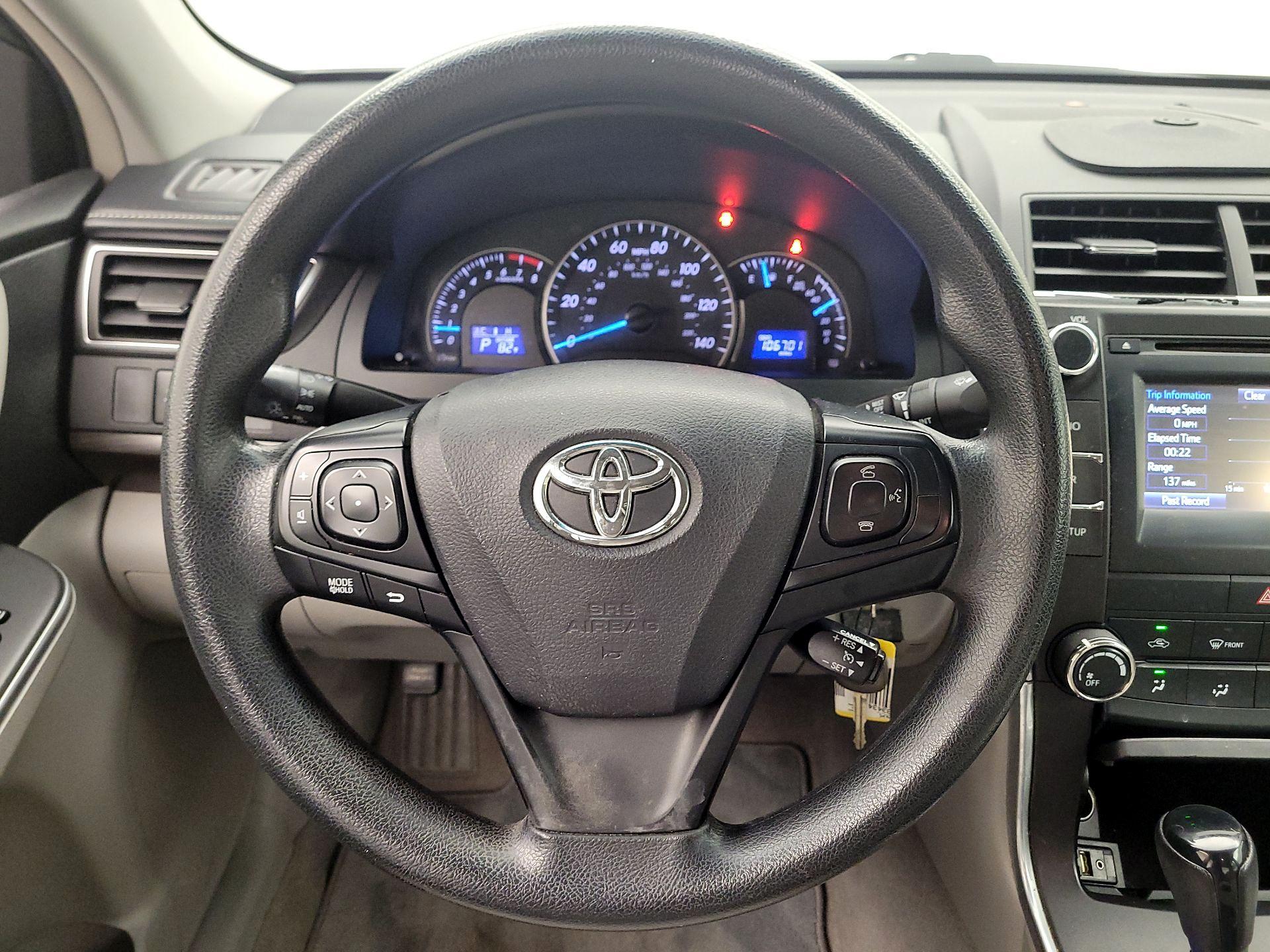 Thumbnail: 2015 Toyota Camry - 10