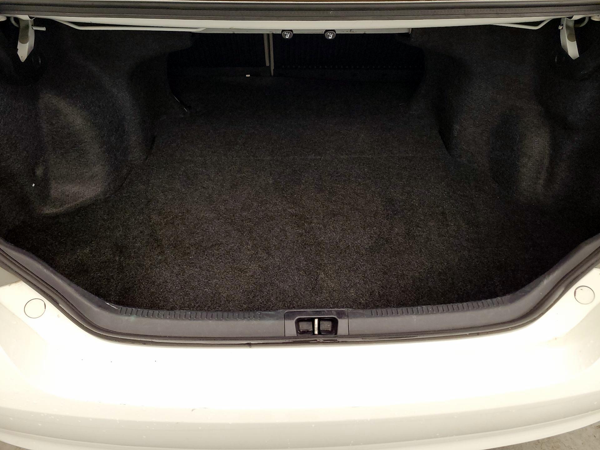Thumbnail: 2015 Toyota Camry - 19